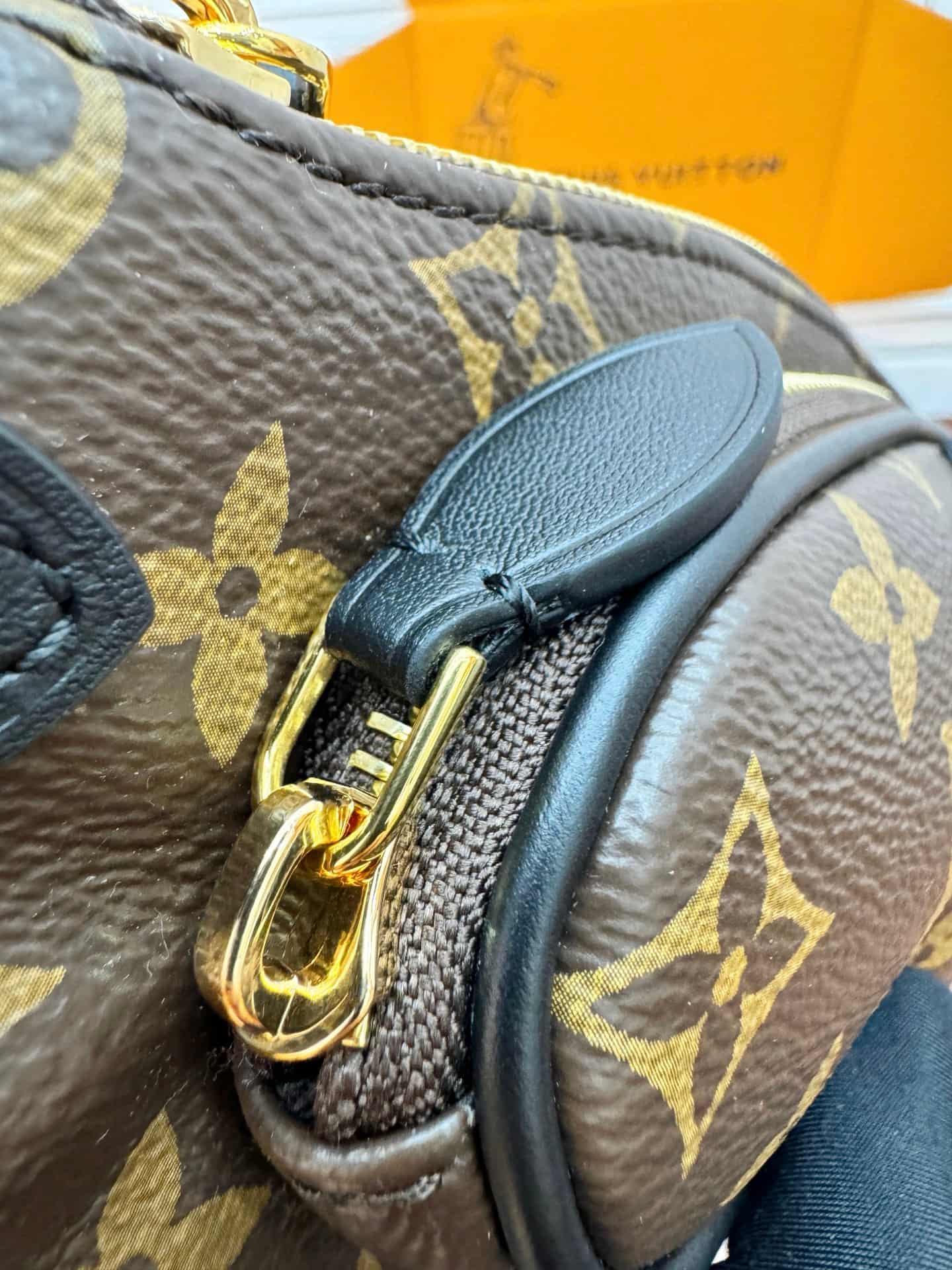 Louis Vuitton Keepit Monogram Coated canvas M14806 TOP