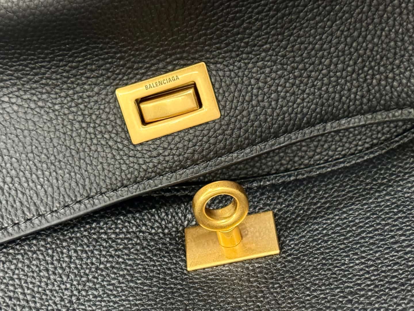 Balenciaga Rodeo Medium Bag in Black Leather With Gold-Tone Metal TOP
