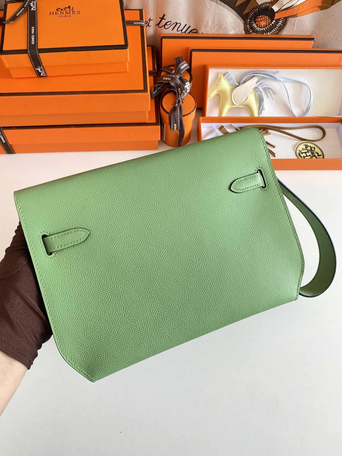 Hermes Kelly Depeches 25 Pouch Epsom Leather Vert Criquet WAX High