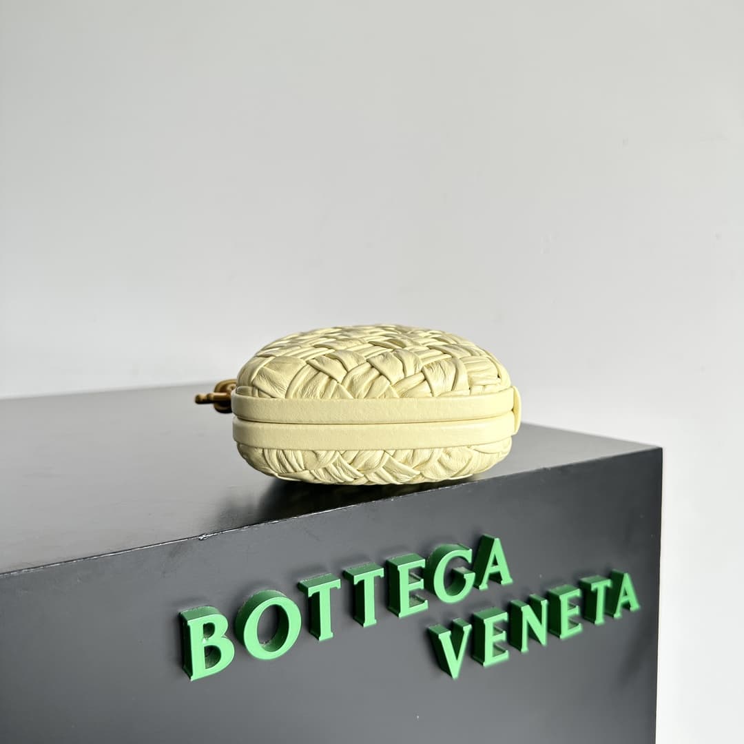 BV Knot Minaudière Clutch Lambskin Top