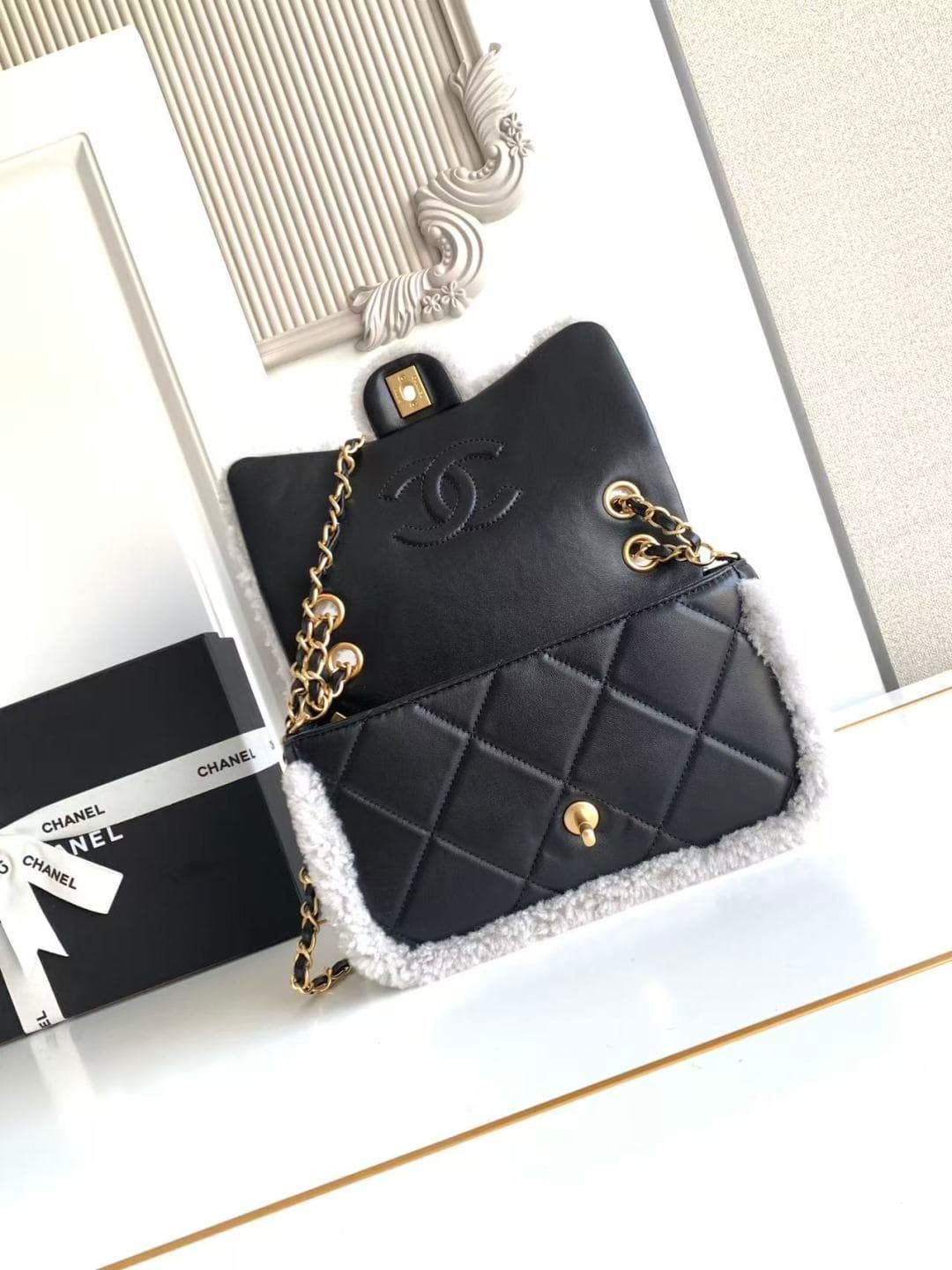 Chanel Small Shearling Flap Bag in Black lambskin with grey shearling & Gold-Tone Metal AS5149 A