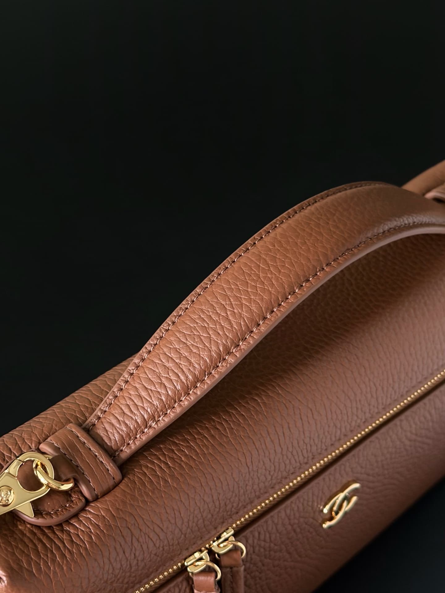 Chanel Large Vanity with chain Grained Calfskin & Gold-Tone Metal Caramel AS5348 A