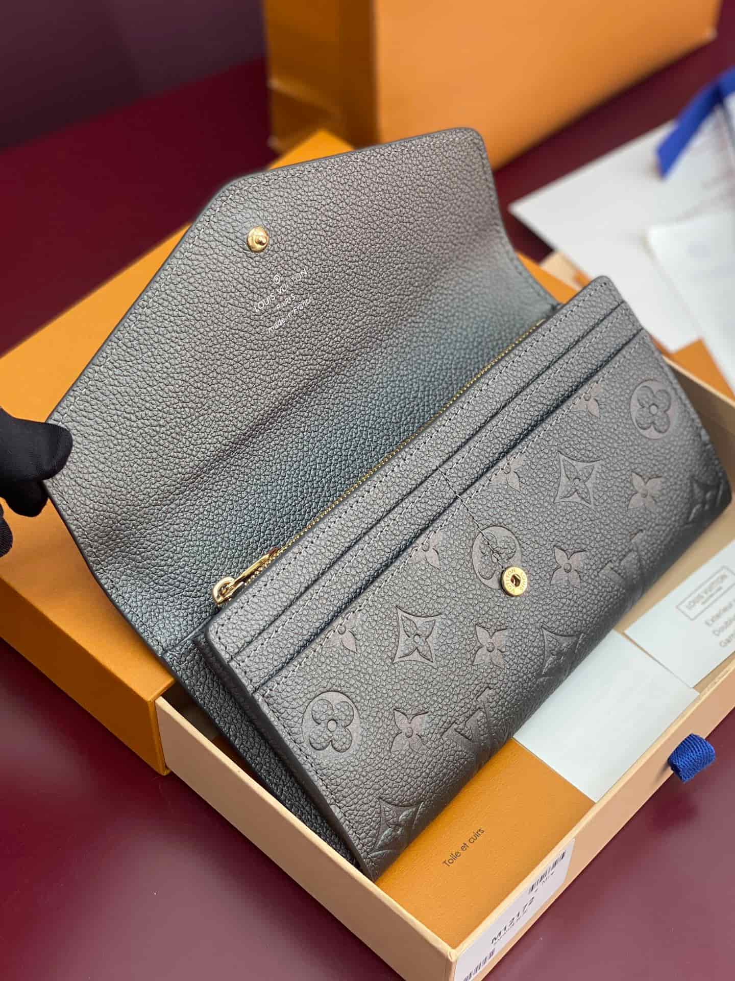 Louis Vuitton Sarah Wallet Supple grained cowhide leather M12172 Gun Metal High