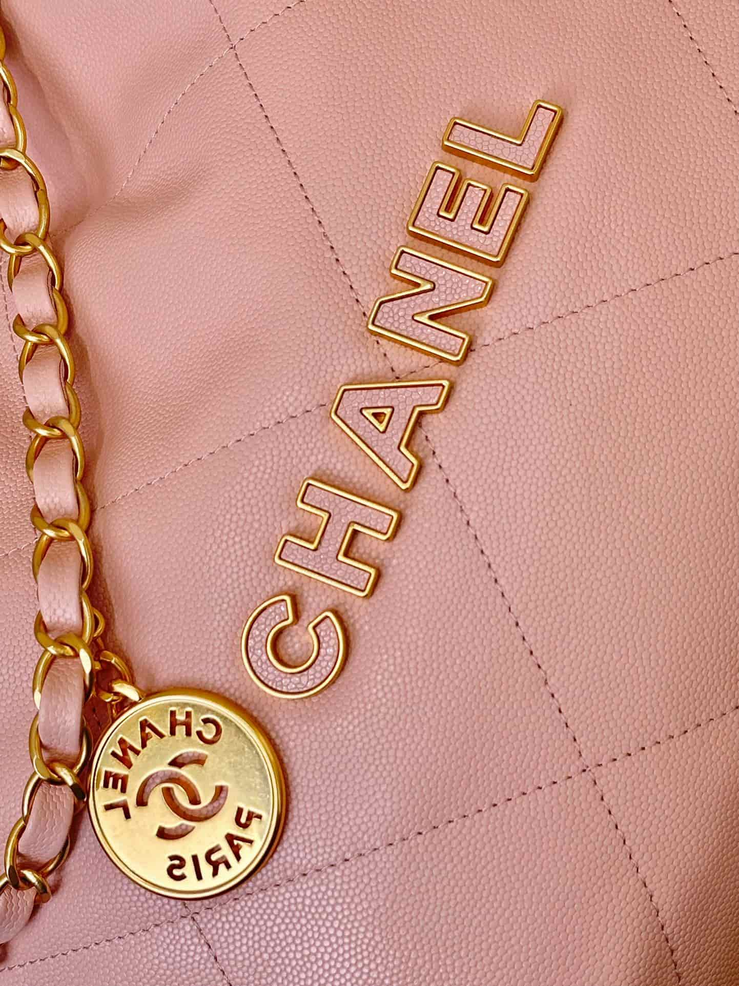 Chanel 22 Small handbag Shiny calfskin & gold-tone metal AS3260 Pink TOP