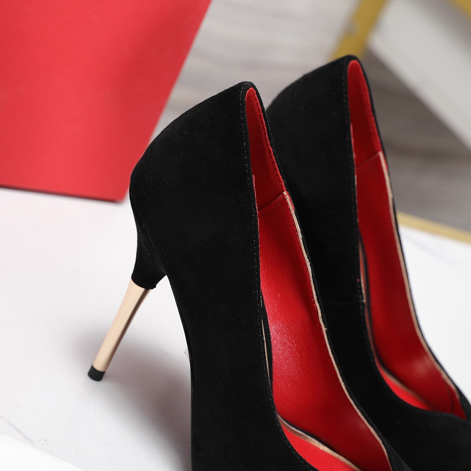 Valentino Garavani Leather  Pumps Women