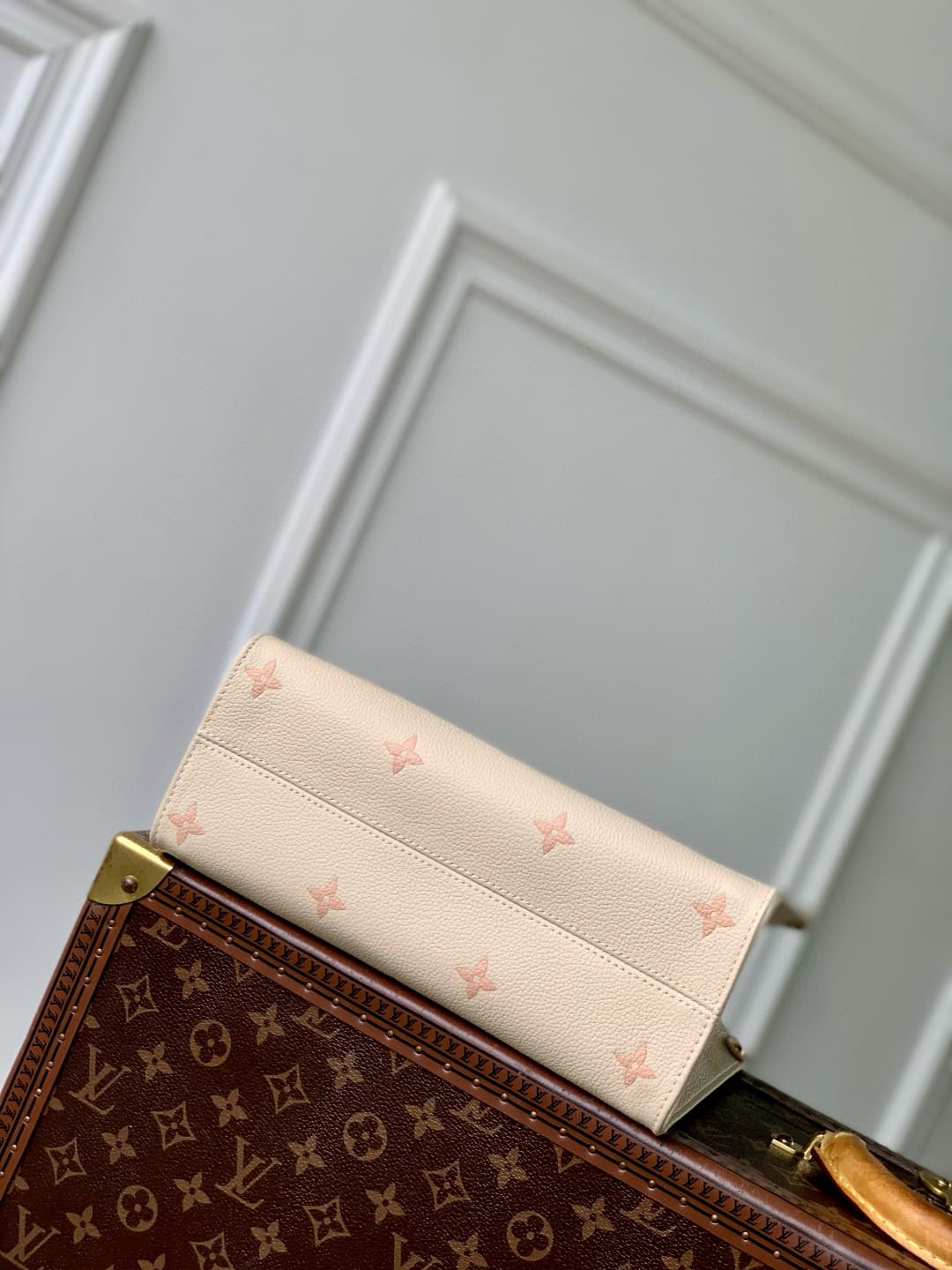 Louis Vuitton OnTheGo PM Debossed grained cowhide leather M14403 Eden High