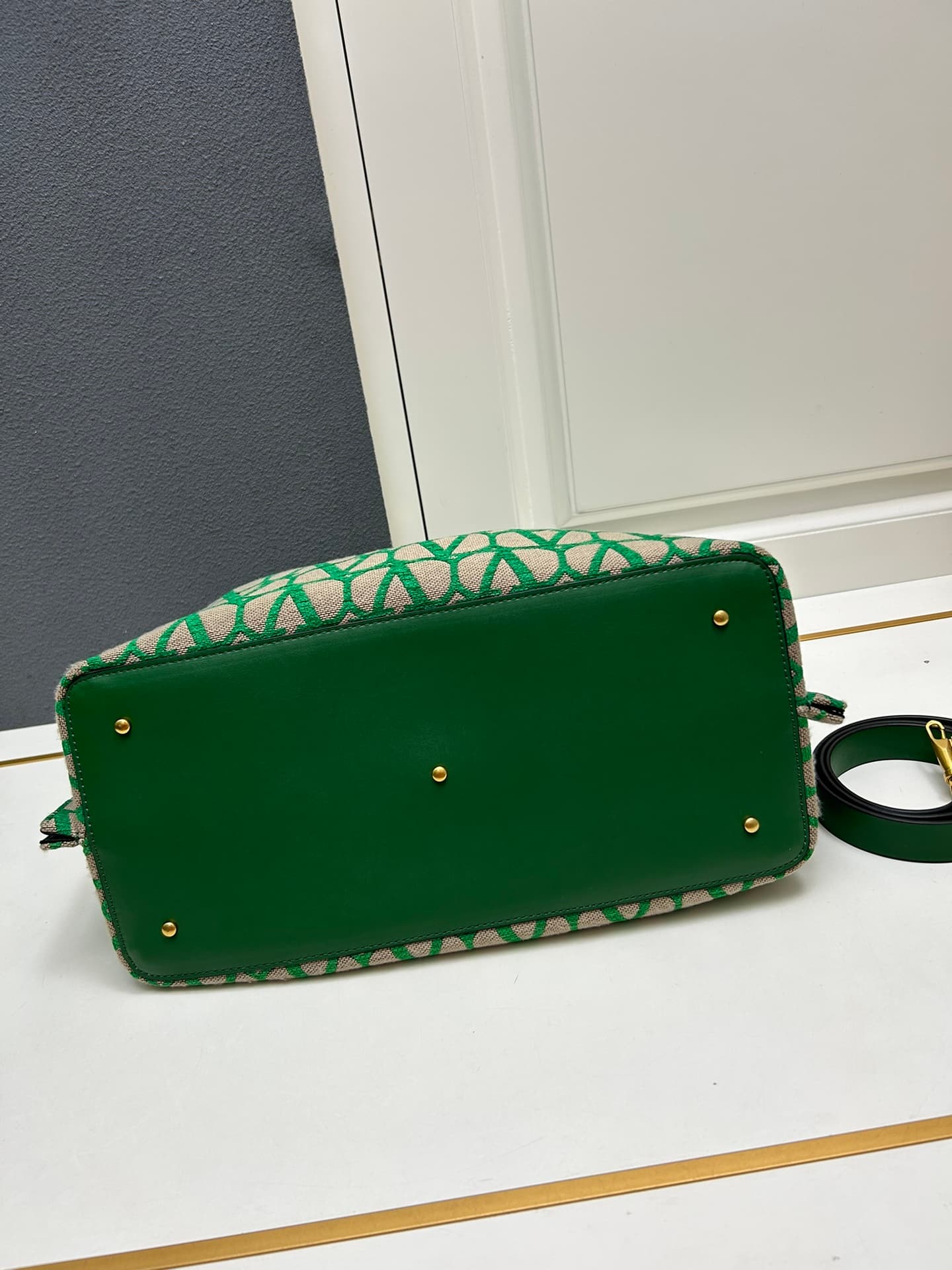 Valentino Garavani VLogo Signature Toile Iconographe Tote Bag Green Mid