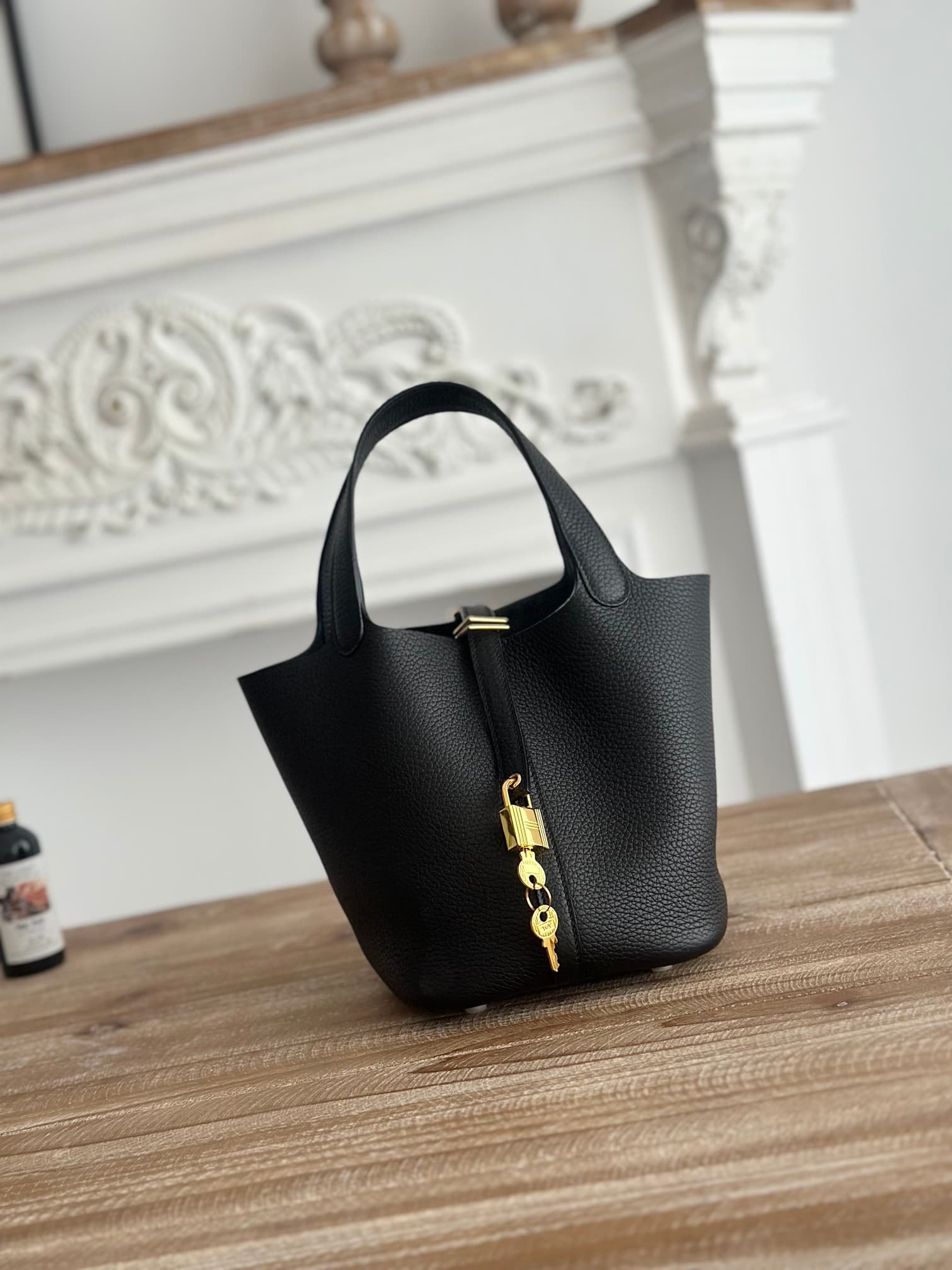 Hermès Picotin Lock 18 Bucket Bag TC Leather Silver/Gold Metal Blanc Wax High