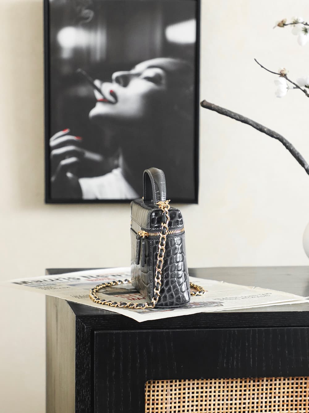 Chanel Small Vanity with chain Crocodile Embossed Calfskin& Gold-Tone Metal Black AS5195 A