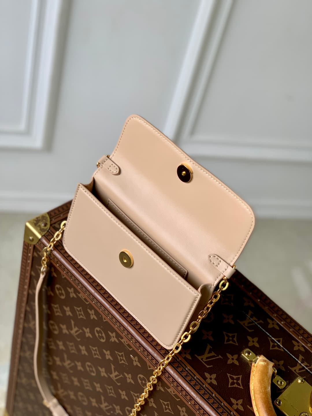 Louis Vuitton Wallet On Chain LV Bloom Macchiato Cream Calfskin leather M14581 High