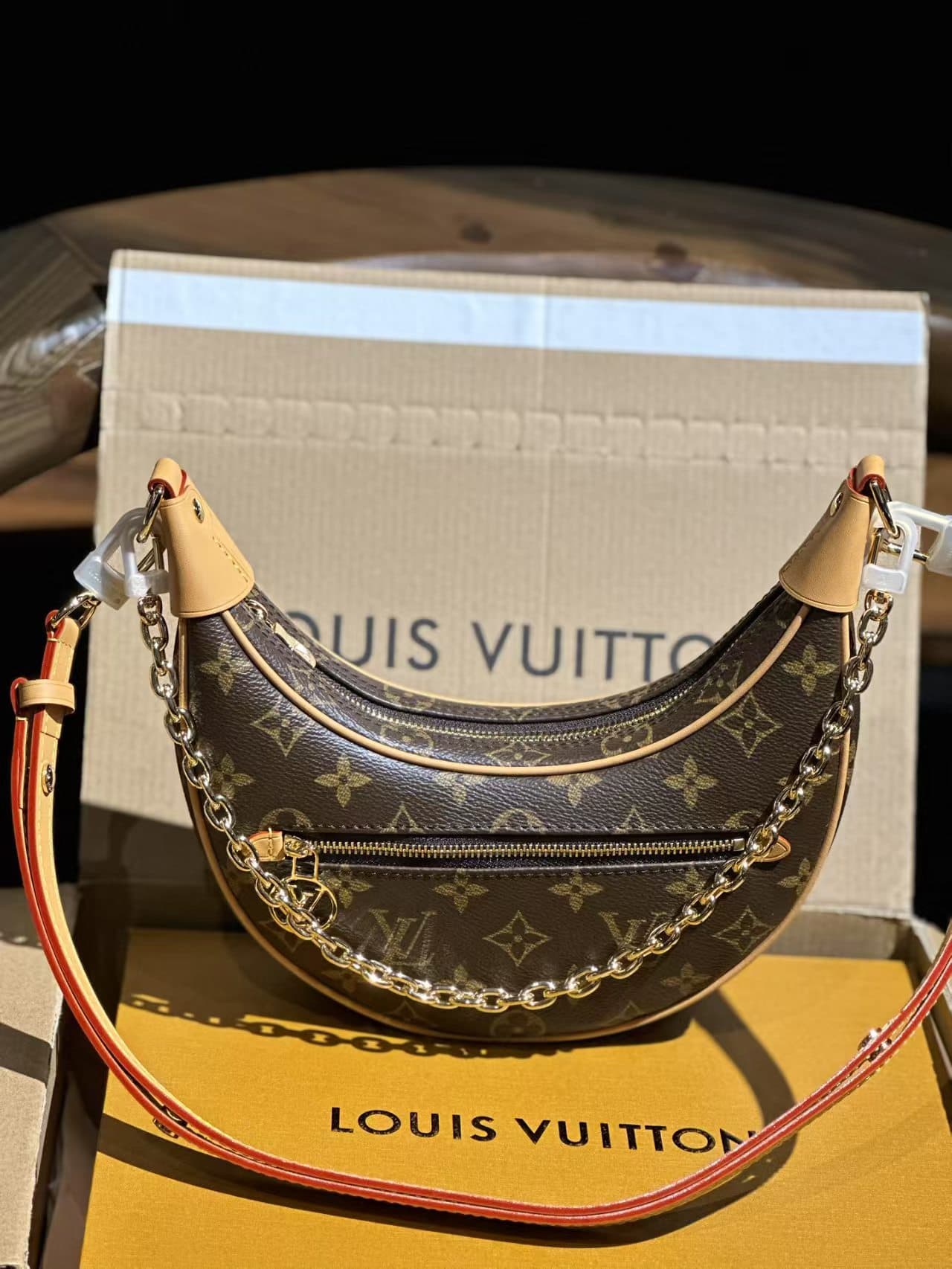 Louis Vuitton LOOP Handbag Monogram coated canvas M81098 High