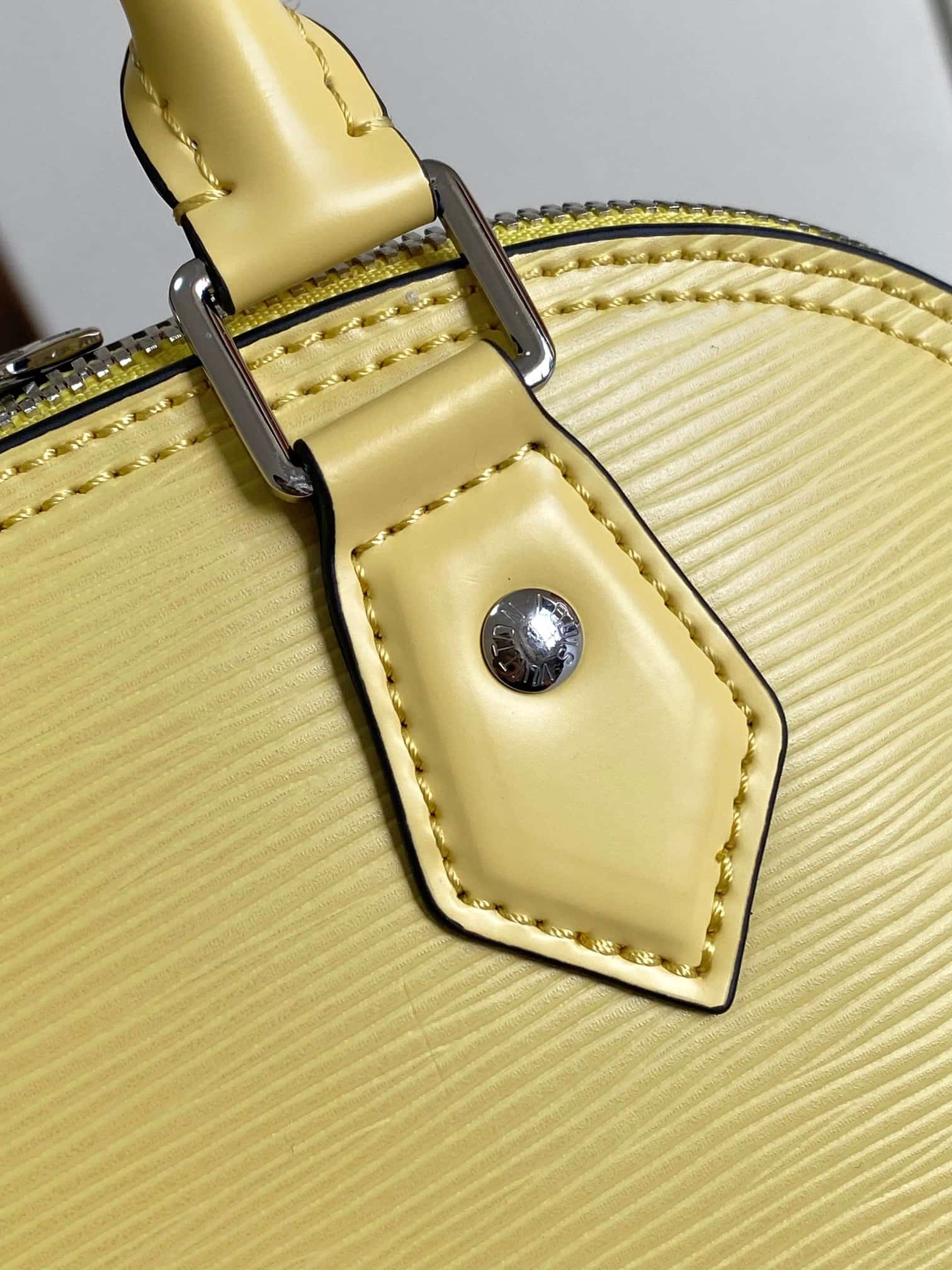 Louis Vuitton Alma BB Bag Epi grained cowhide leather M22213 High