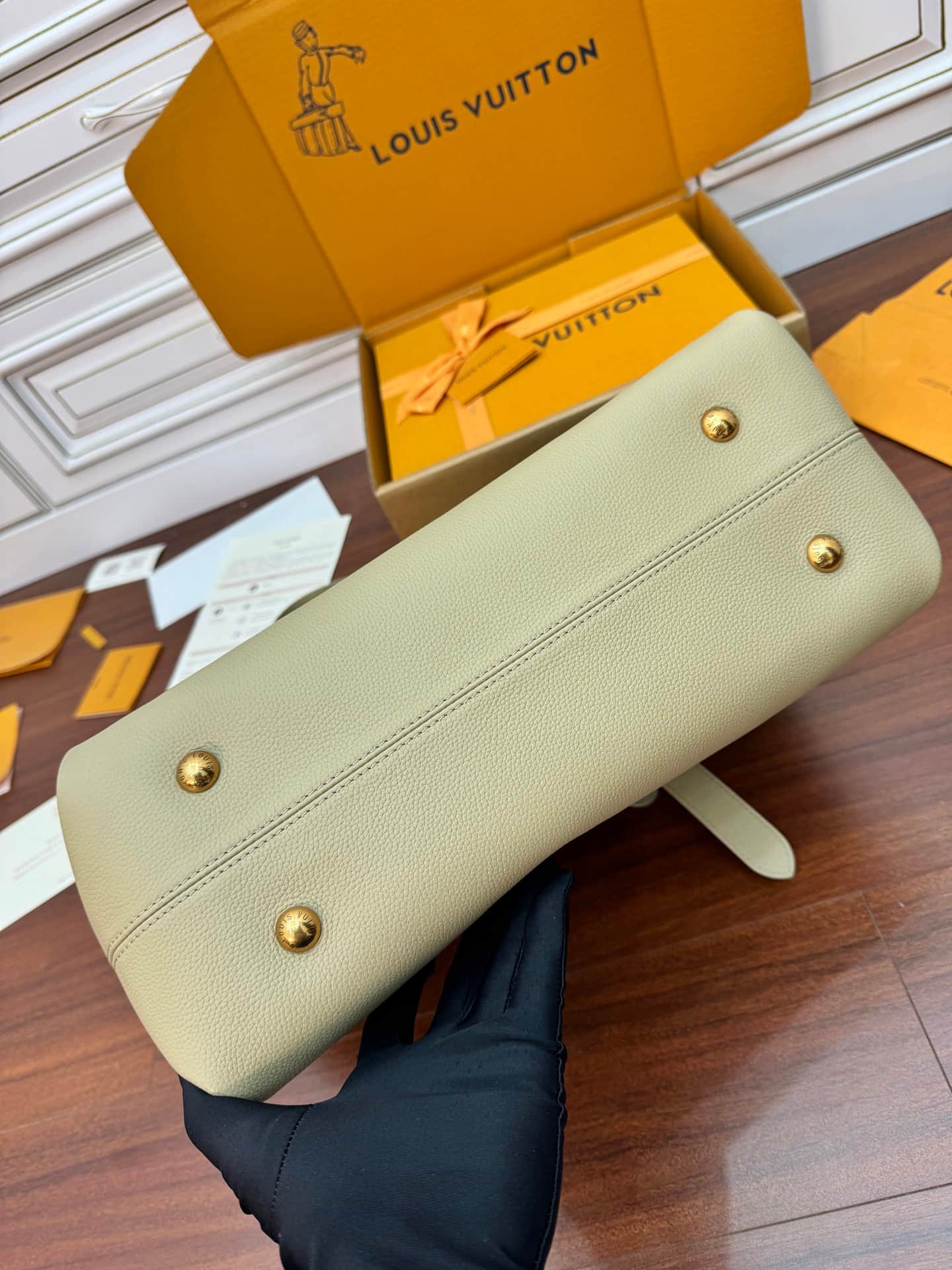Louis Vuitton Low Key Cabas MM Clay Green Grained calfskin M25343 TOP