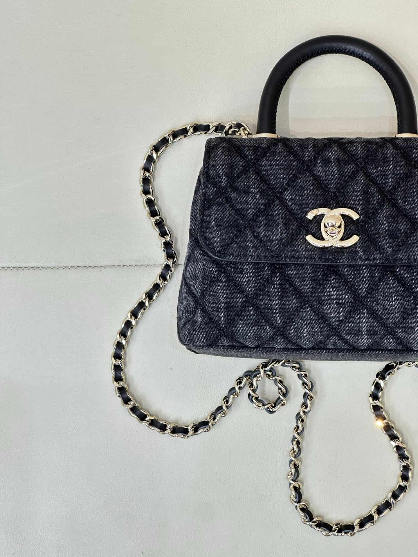 Chanel Clutch with chain Washed Denim, Calfskin & Gold-Tone Metal Black AP4244 TOP