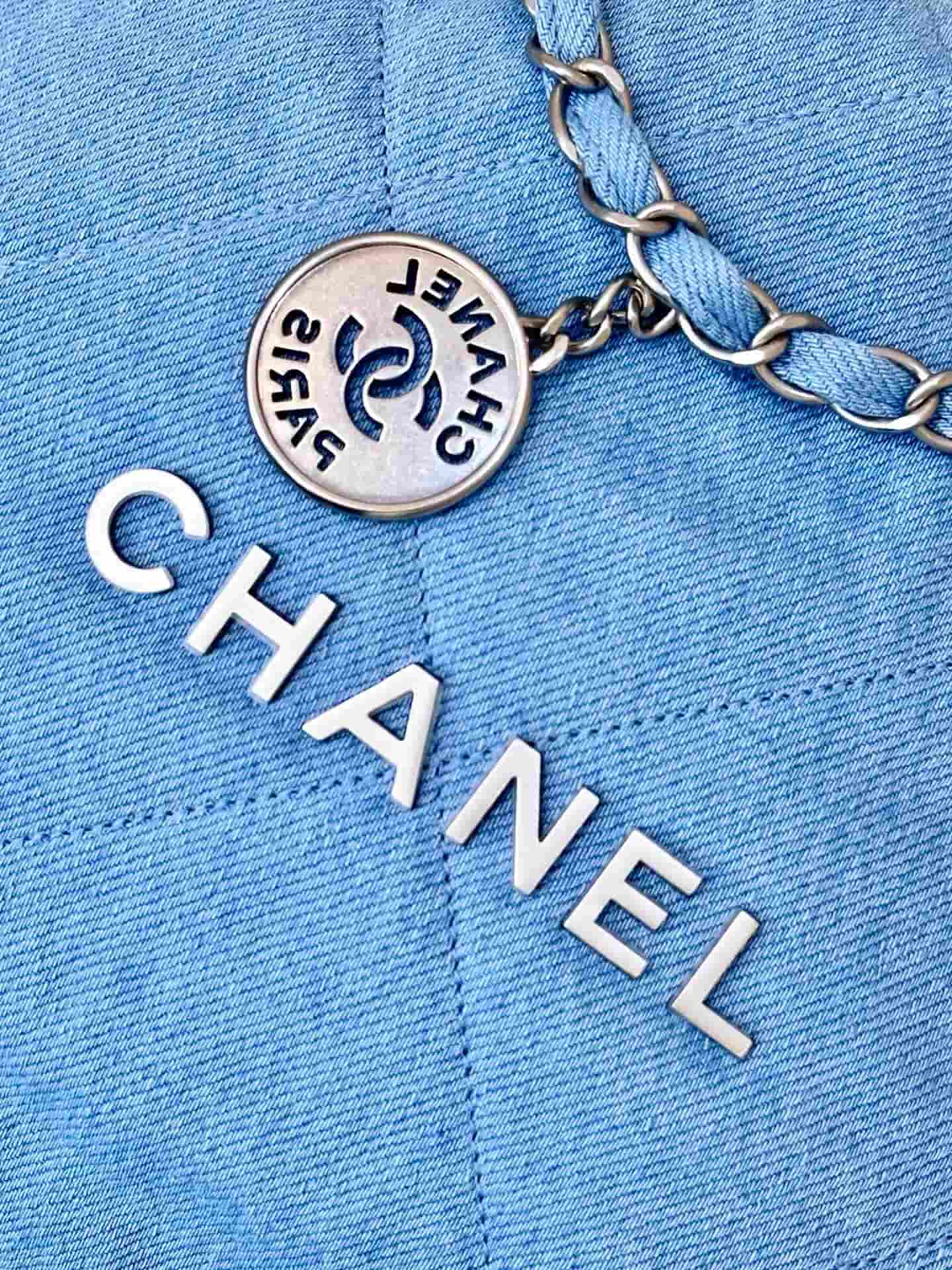 Chanel 22 Small handbag Washed denim & silver-tone metal AS3260 blue TOP