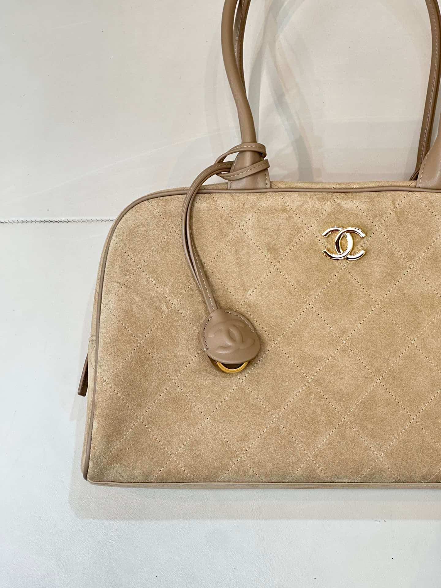 Chanel Maxi bowling bag Suede calfskin & Gold-Tone Metal Beige AS6211 TOP