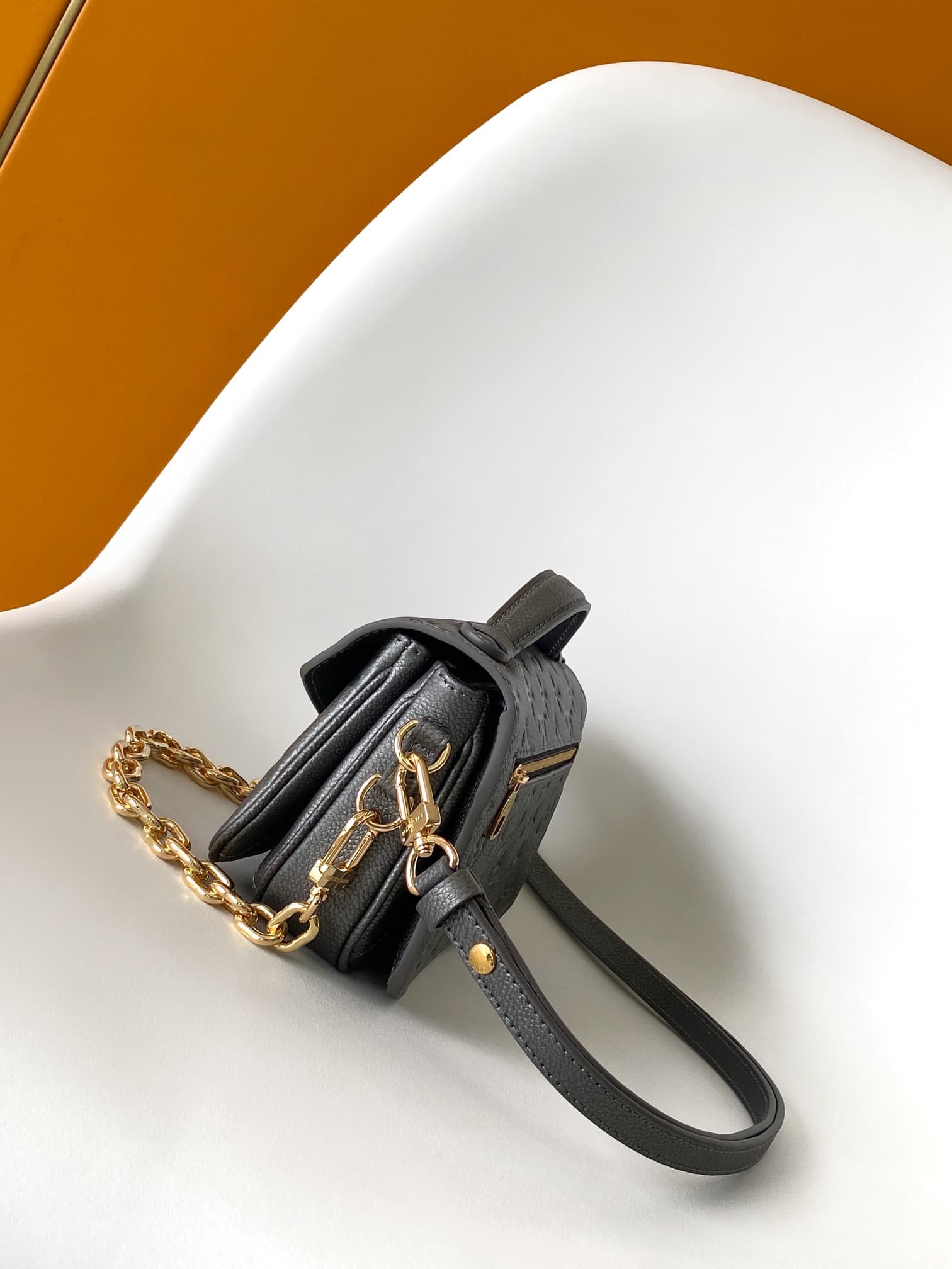 Louis Vuitton Pochette Métis East West Gun metal Embossed grained cowhide leather M11998 High