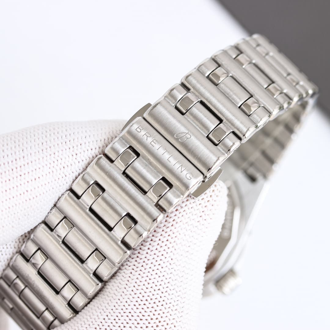 Breitling Chronomat Automatic GMT 40 Watch TOP
