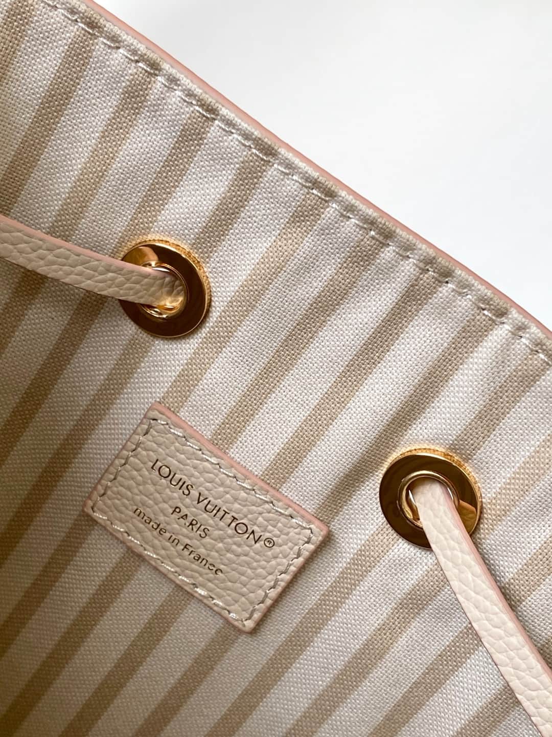 Louis Vuitton NéoNoé MM Eden Debossed grained cowhide leather M14401 High