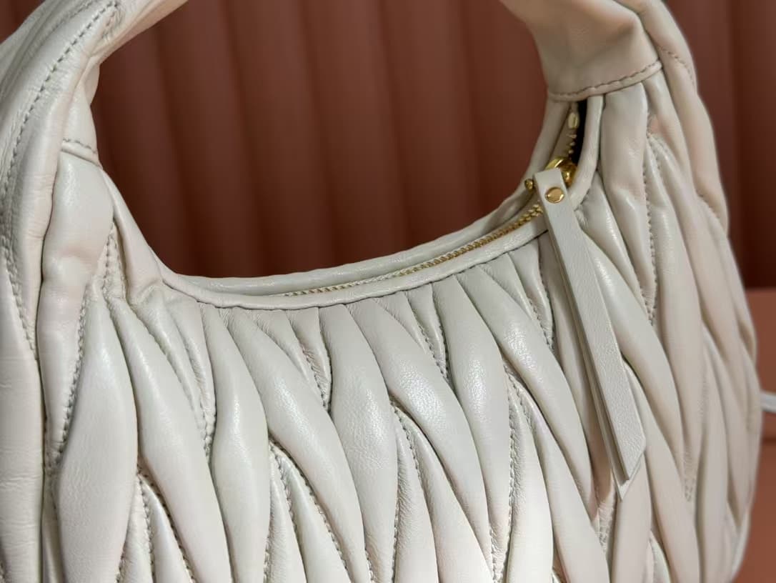 Wander matelassé nappa leather hobo bag High
