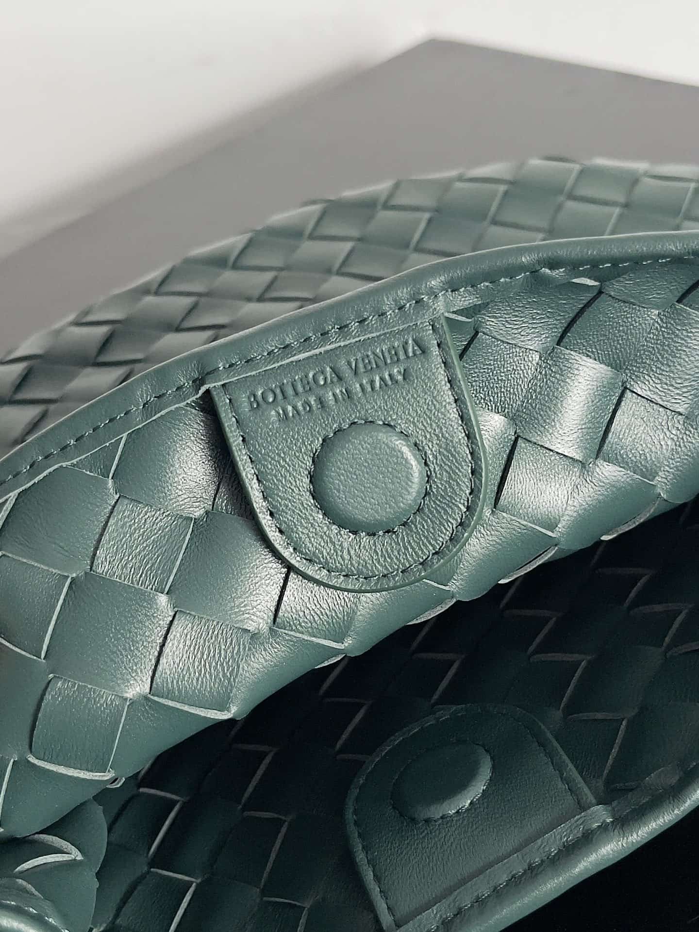 BV Sardine Small Intrecciato Emerald Green TOP