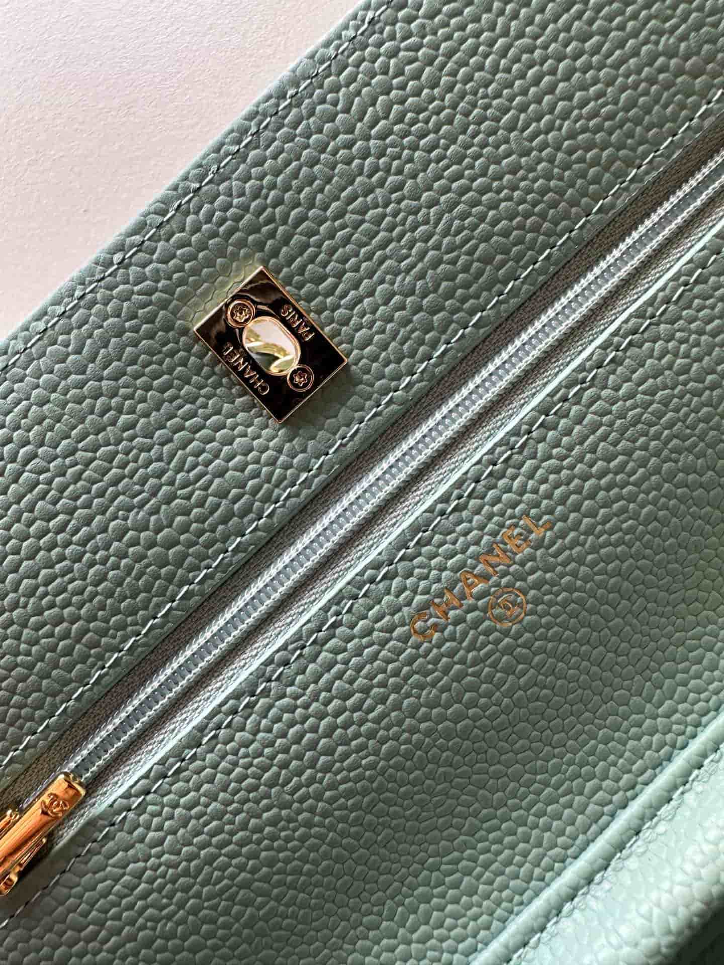 Chanel Classic Wallet on Chain Grained Shiny Calfskin & Gold-Tone Metal AP4241 Light Green High