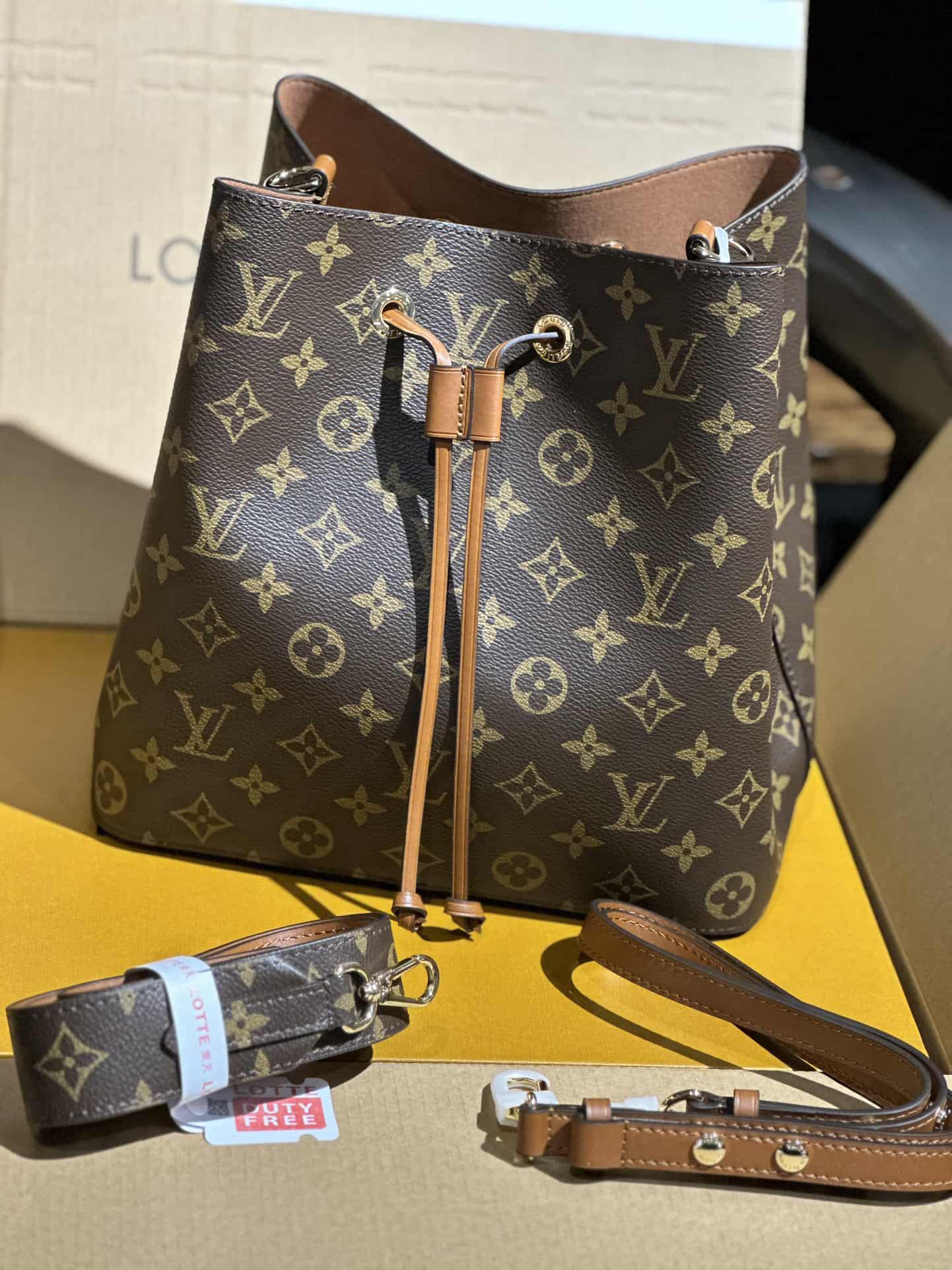 Louis Vuitton NéoNoé MM Monogram coated canvas M44887 High