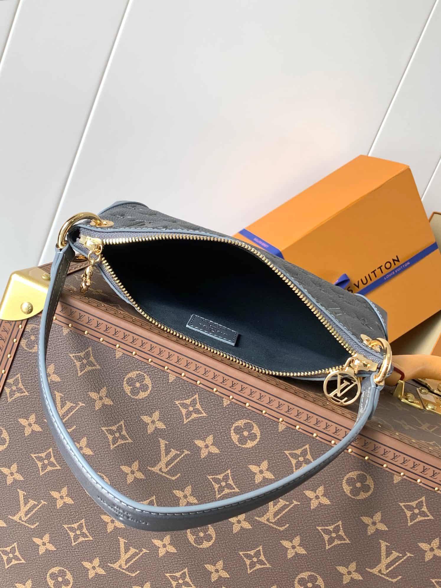 Louis Vuitton Pochette Sèvres Gun Metal Supple grained cowhide leather M12174 High