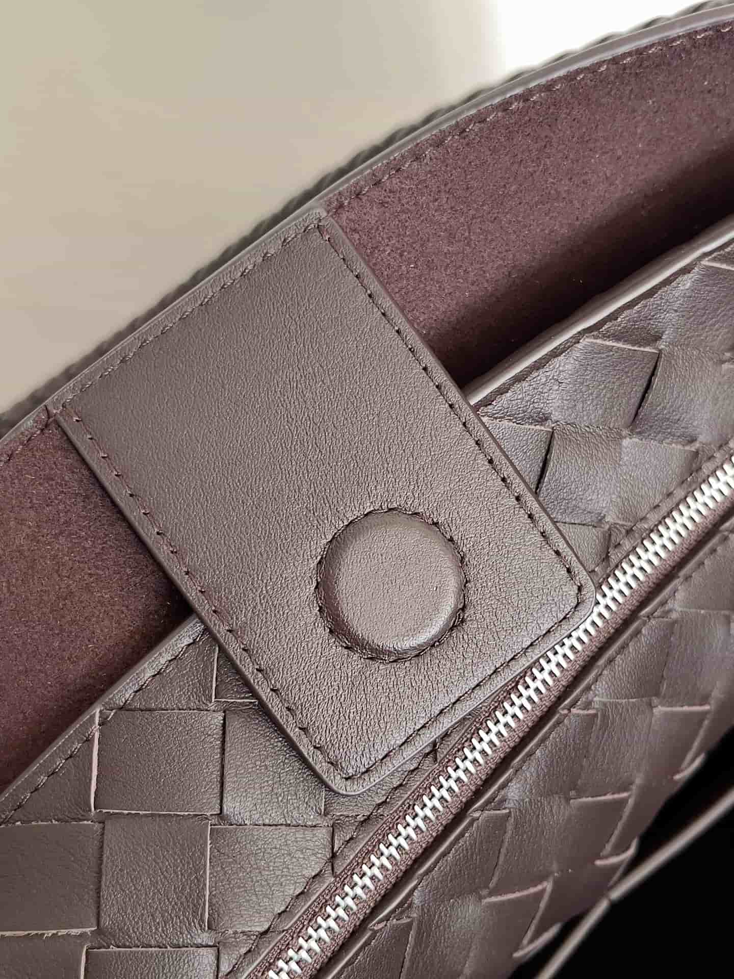 BV Andiamo Large tote bag in brown calfskin leather TOP