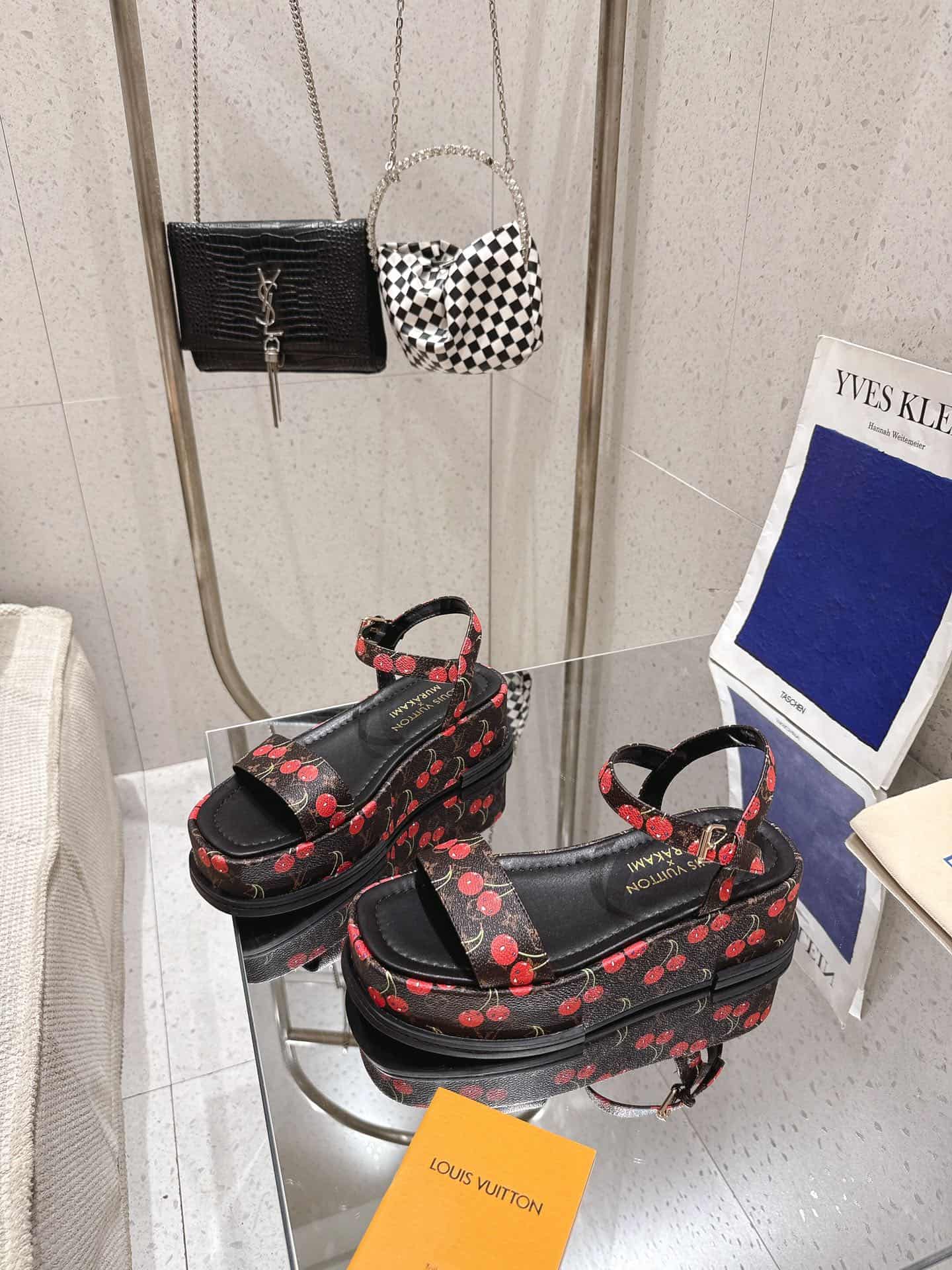 Louis Vuitton Sandal shoes Women