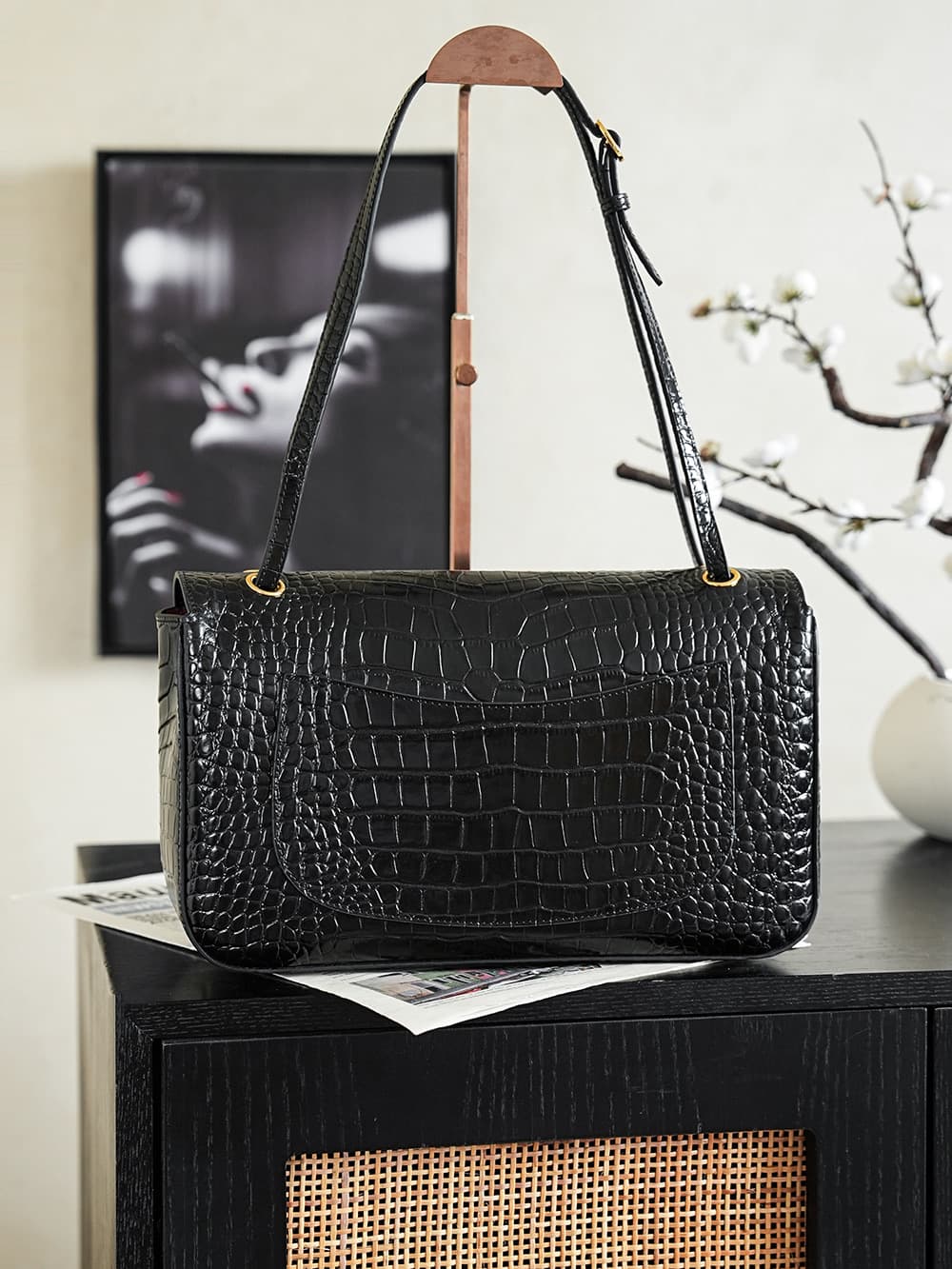 Chanel Maxi Flapbag Crocodile Embossed Calfskin& Gold-Tone Metal Black AS6231 A