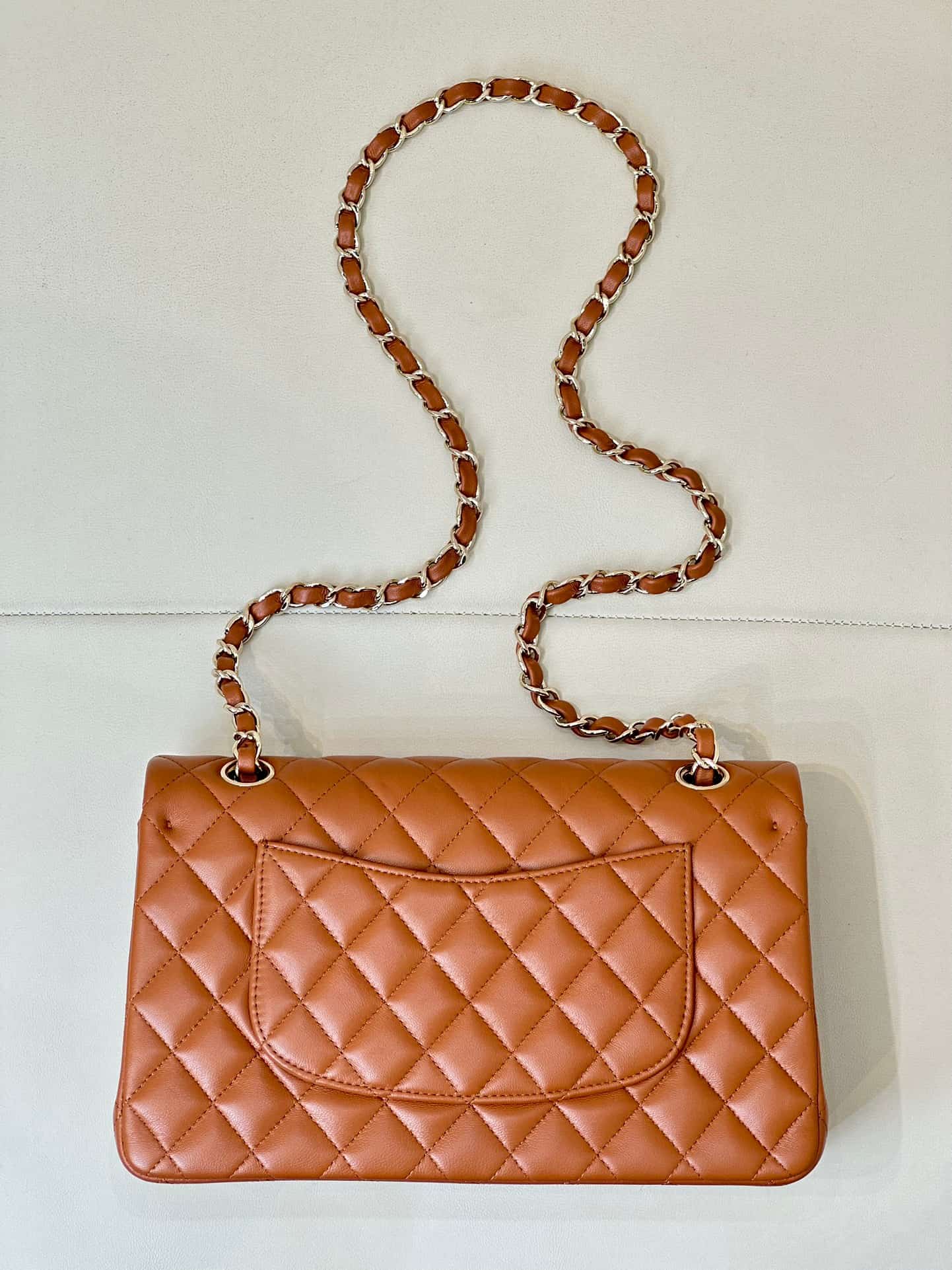 Chanel Medium CLASSIC HANDBAG Lambskin Gold-Tone Metal caramel TOP