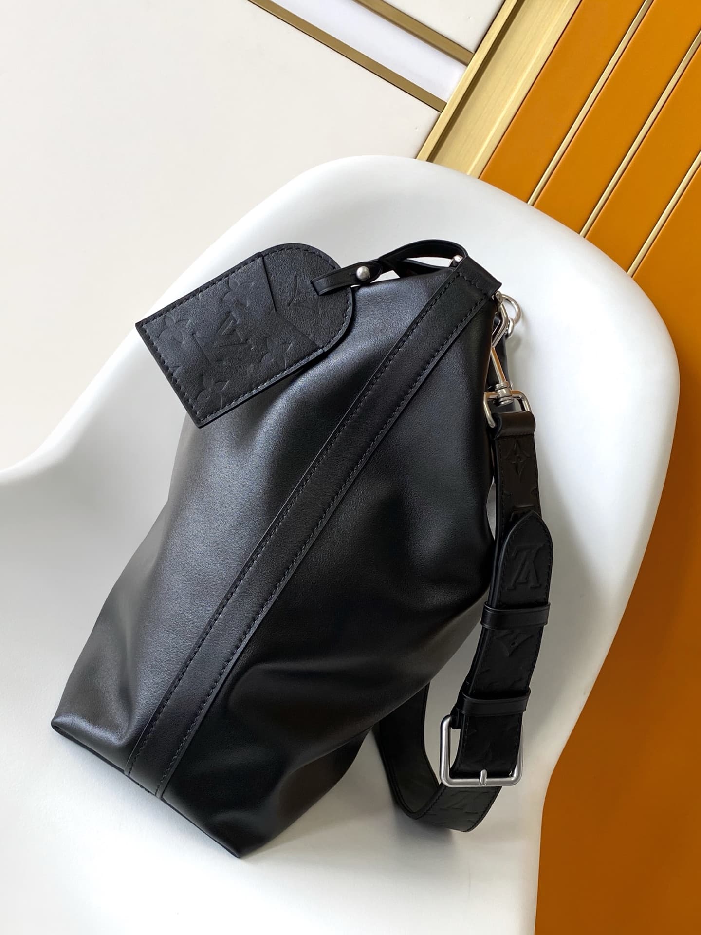 Louis Vuitton Vagabond Hobo Black Calf leather M13986 High