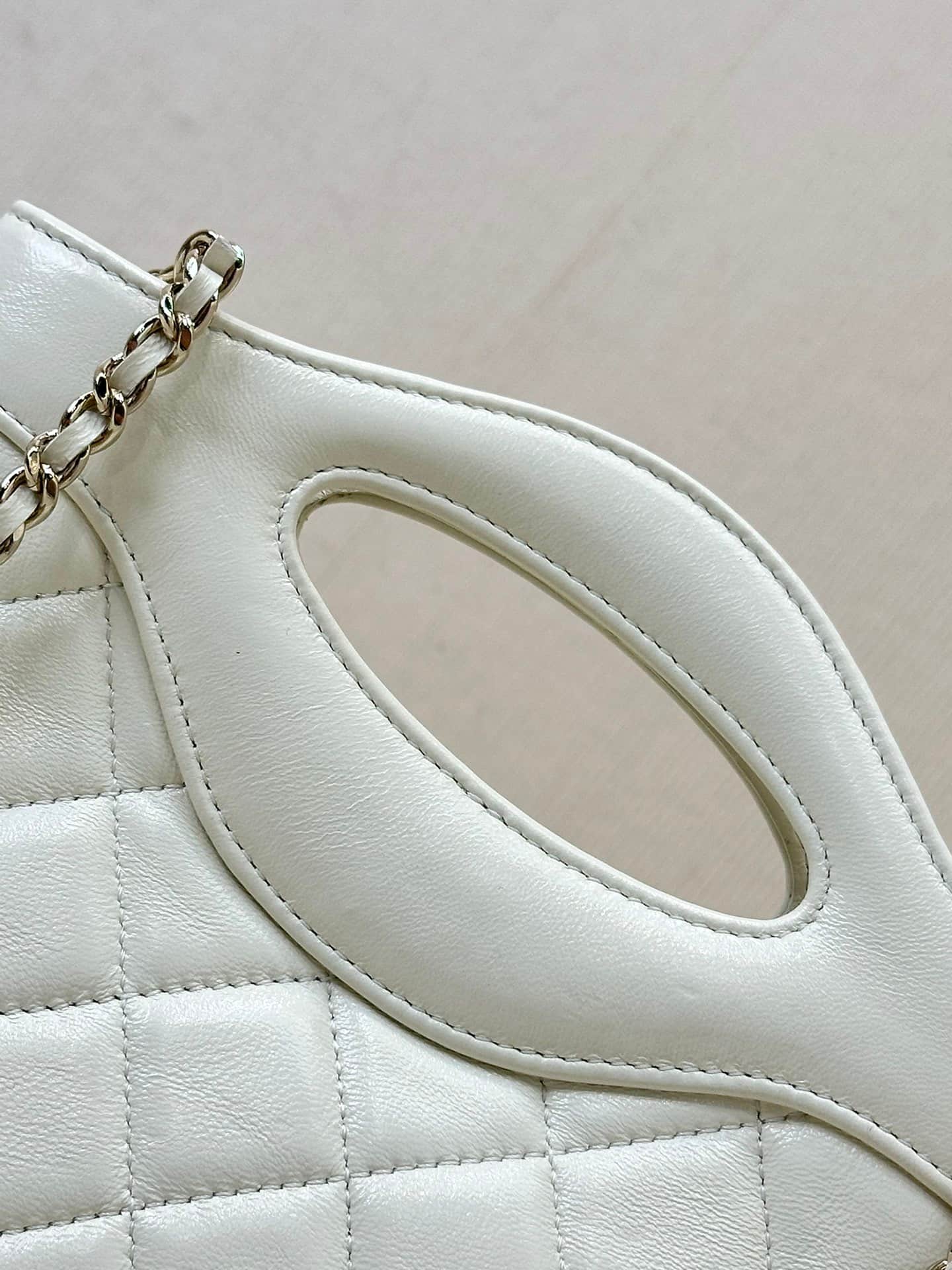 Chanel Clutch with chain Lambskin & Gold-Tone Metal AP3656 White TOP