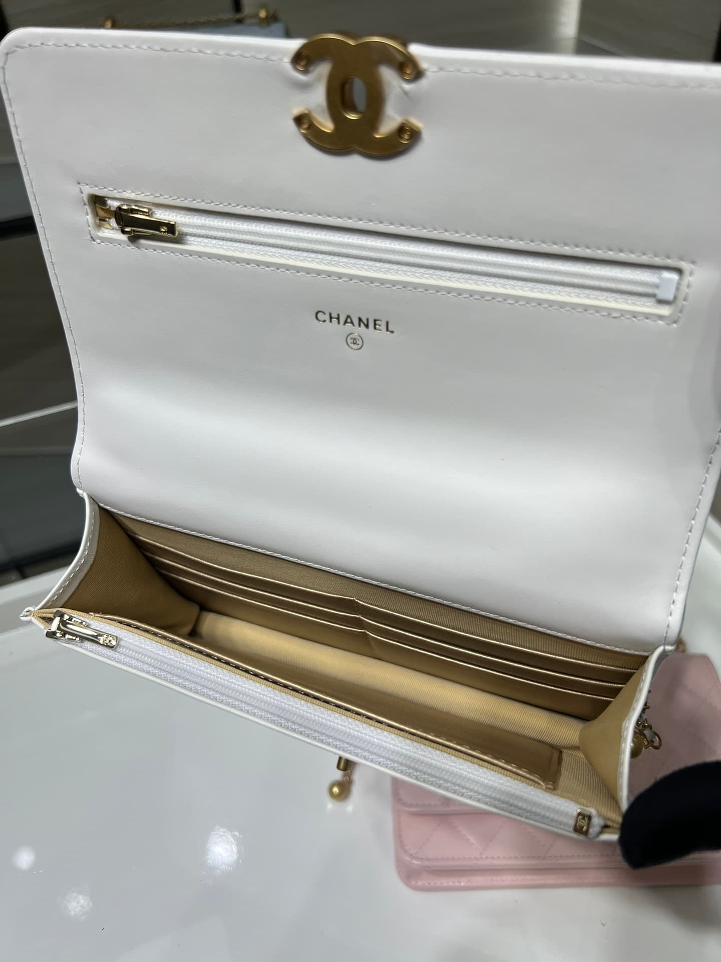 Chanel Wallet on Chain Shiny Calfskin & Gold-Tone Metal White AP2289 High