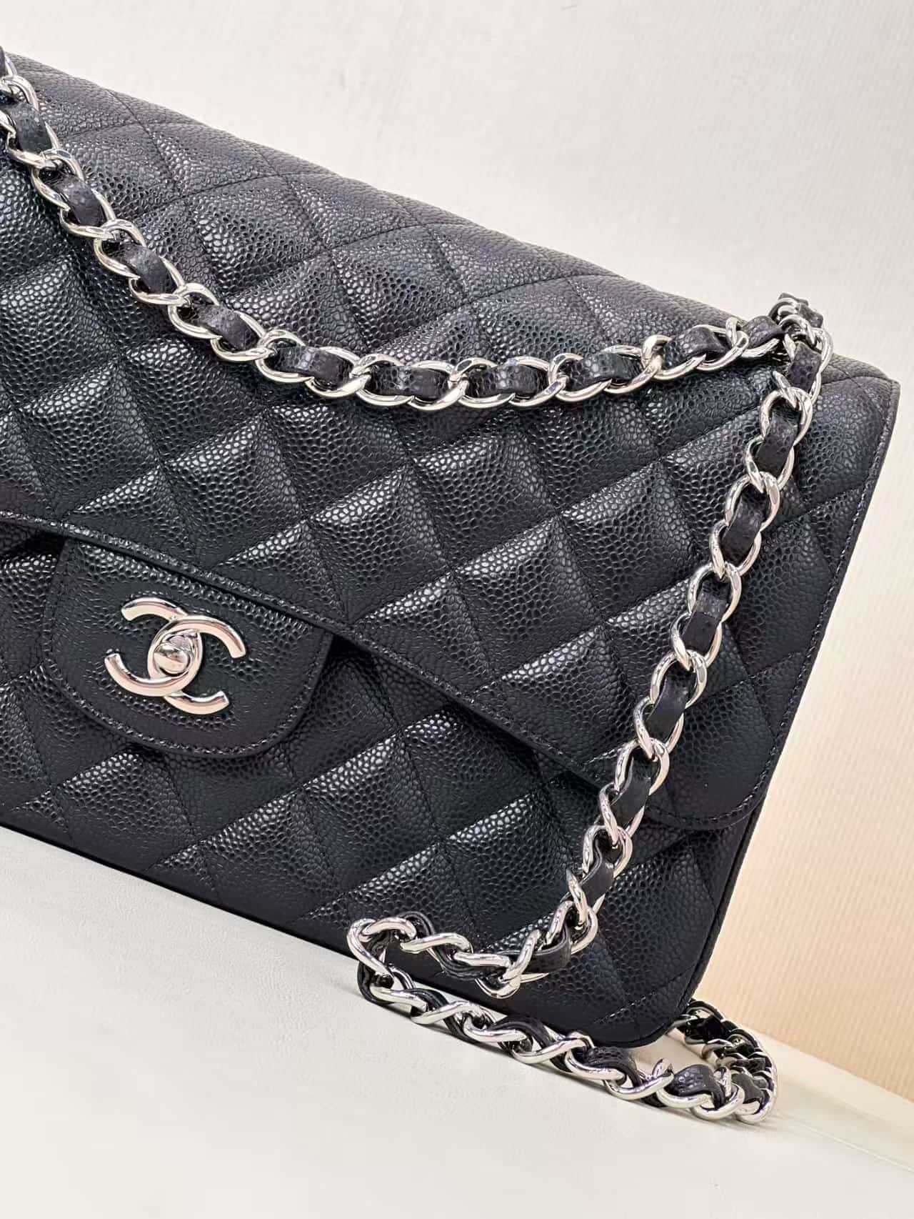 Chanel Large CLASSIC HANDBAG Grained Calfskin Black Silver Metal TOP