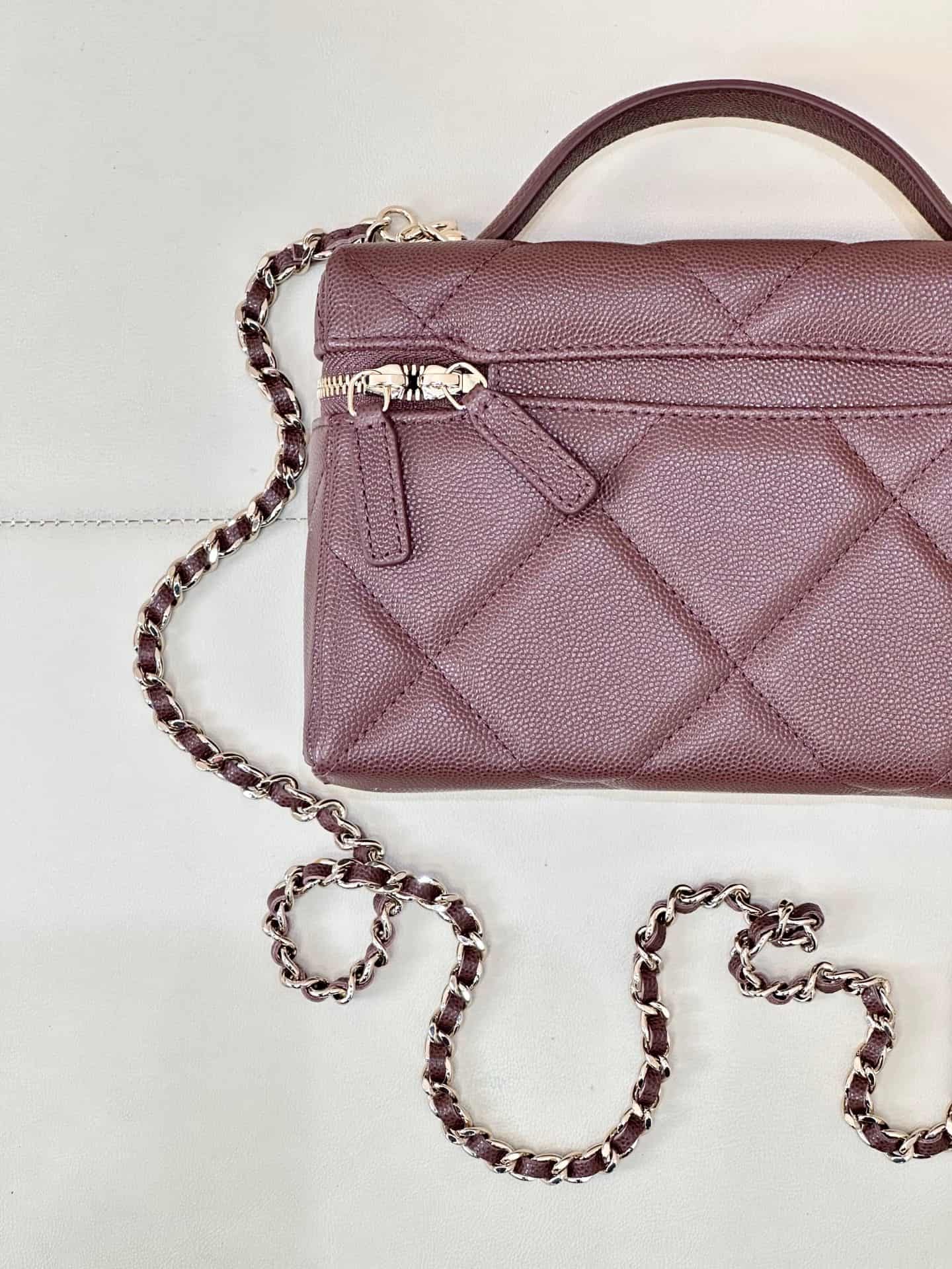 Chanel Vanity with Chain Grained Shiny Calfskin & Gold-Tone Metal Claret AP4936 TOP