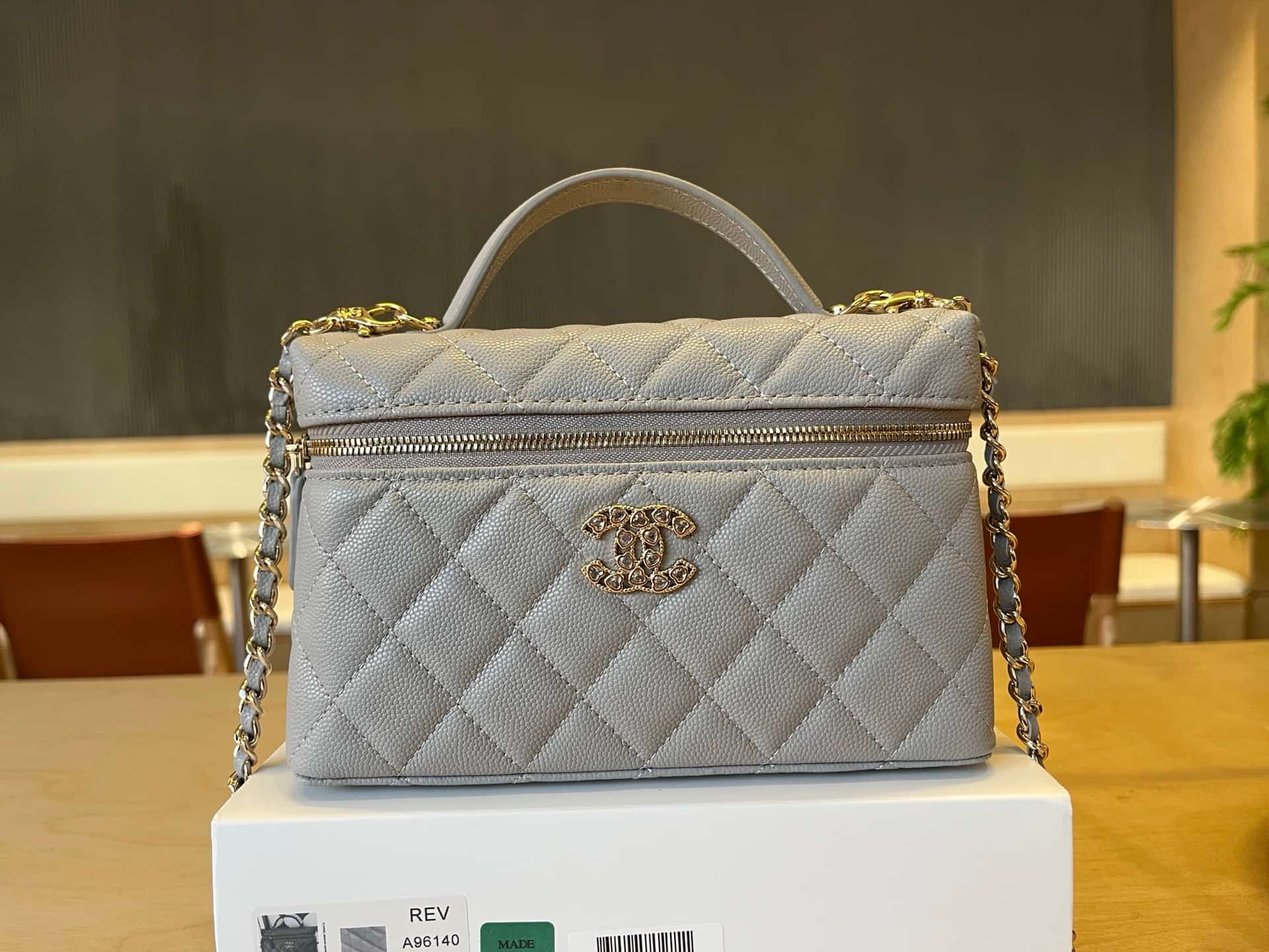 Chanel Vanity with Chain Grained Shiny Calfskin & Gold-Tone Grey A96140 A