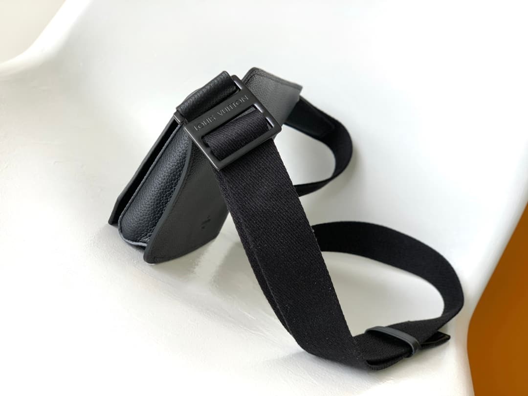 Louis Vuitton Aerogram Takeoff Sling bag Black Cowhide Leather M21364 High