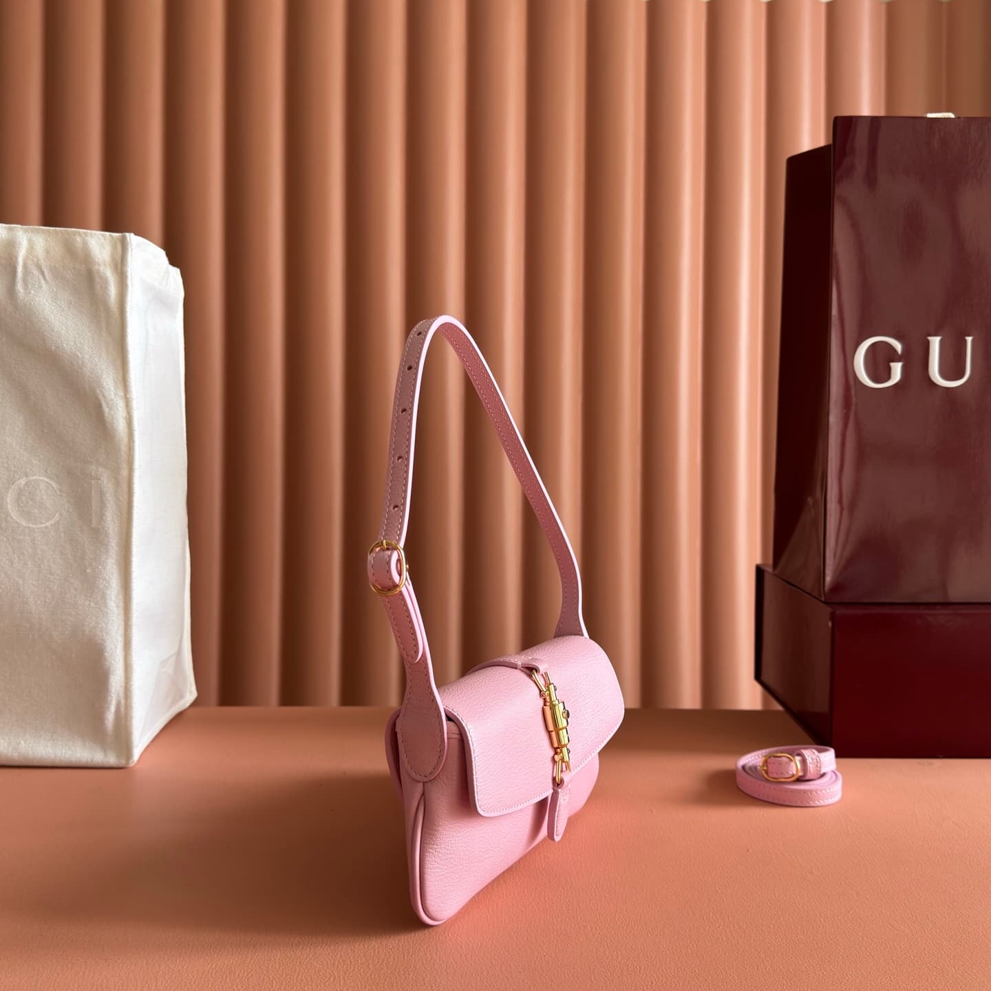 Gucci Jackie small shoulder bag Light pink soft grainy leather 867156 High