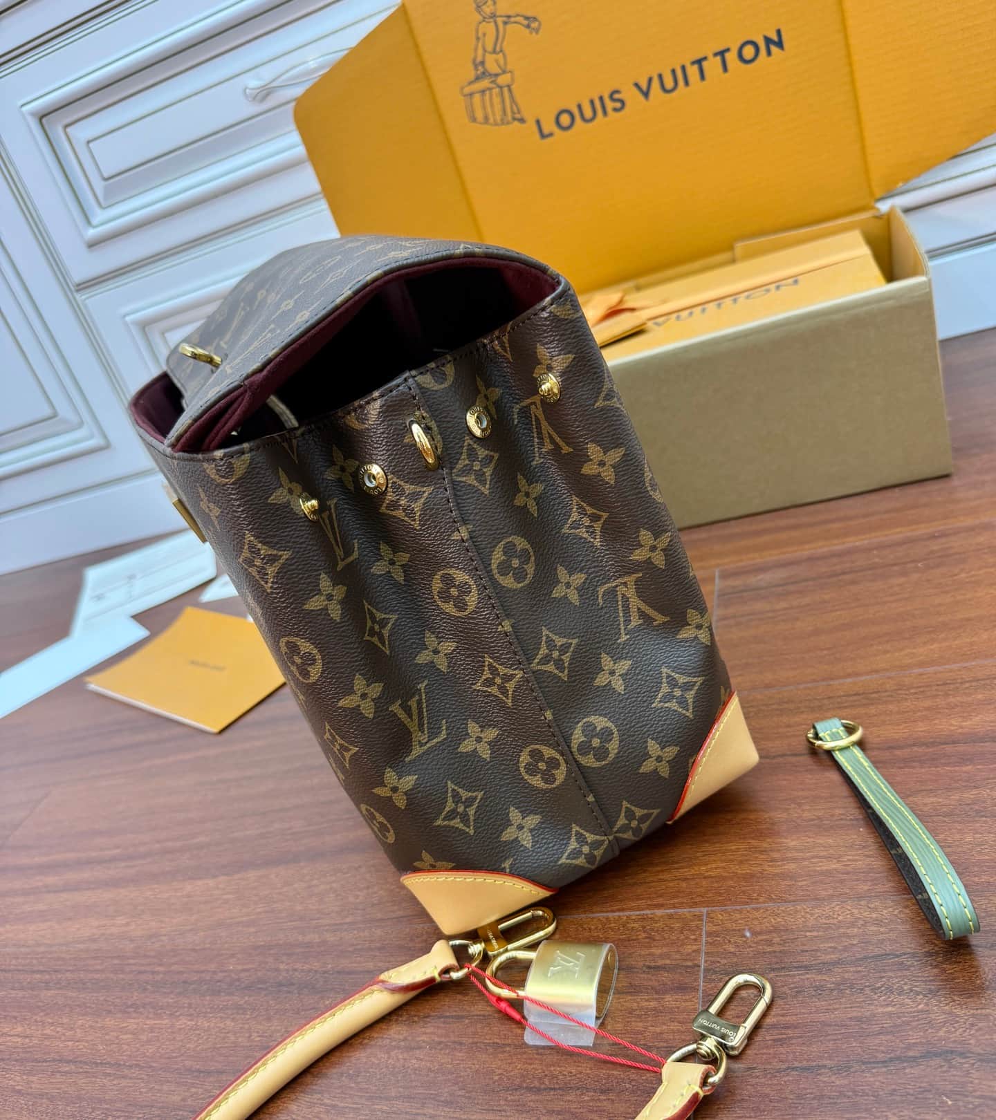 Louis Vuitton Hide Away MM Monogram Coated canvas M14473 TOP