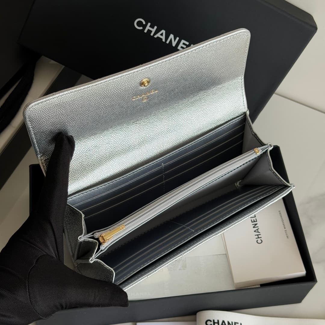 Chanel Wallet Shiny Grained Calfskin Strass & Gold-Tone Metal Silver AP5076 High