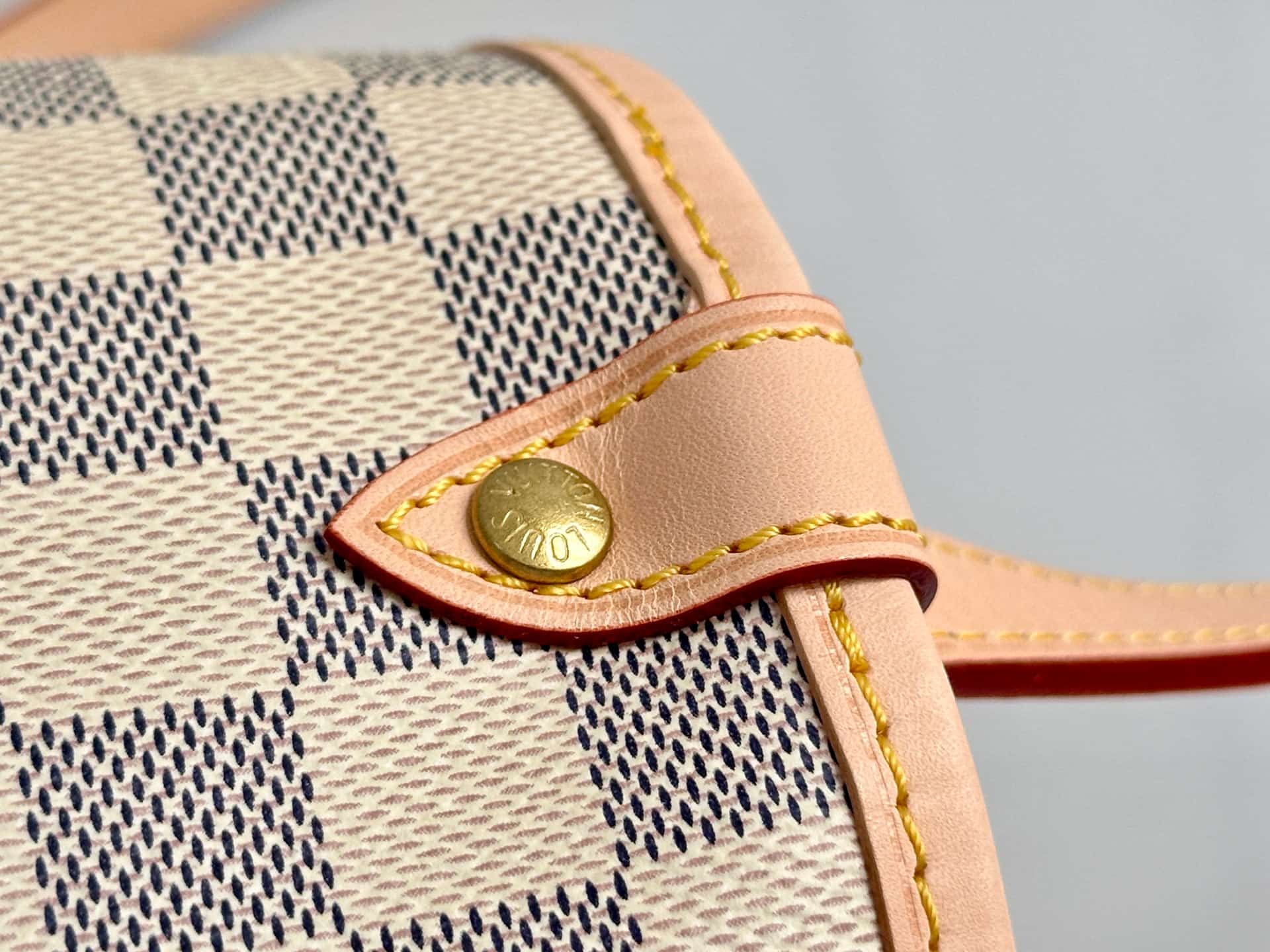 Louis Vuitton Damier Azur Saumur messenger bag N48202 High