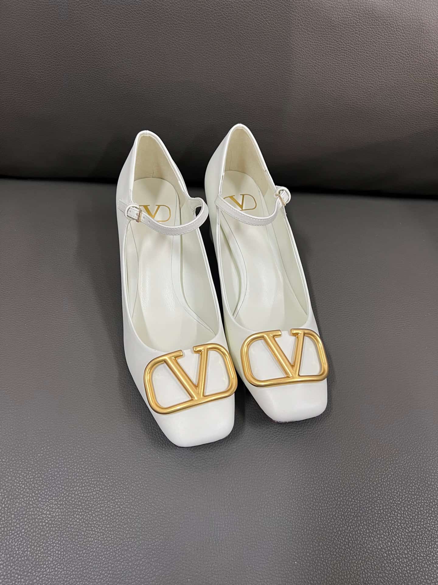 Valentino Garavani VLogo Mary Jane Pumps