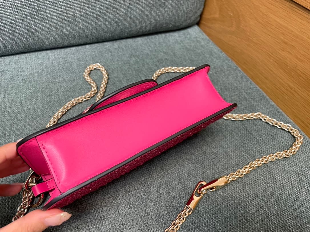 Valentino Garavani Locò Small Shoulder Bag in Rose Pink High