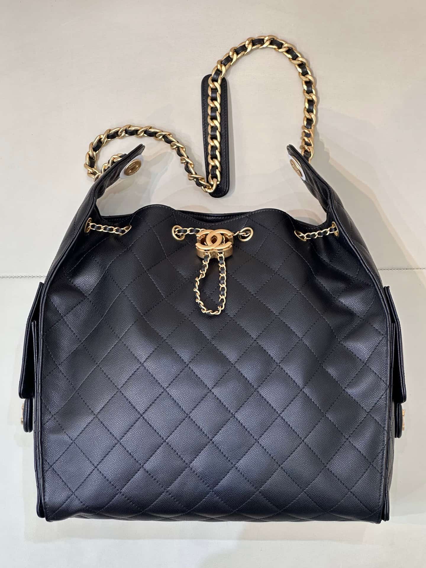 Chanel 25 Medium Hobo handbag AS5311 Grained Calfskin & Gold-tone Metal Black TOP