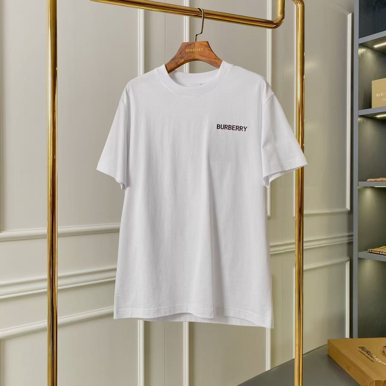 BURBERRY T-shirt