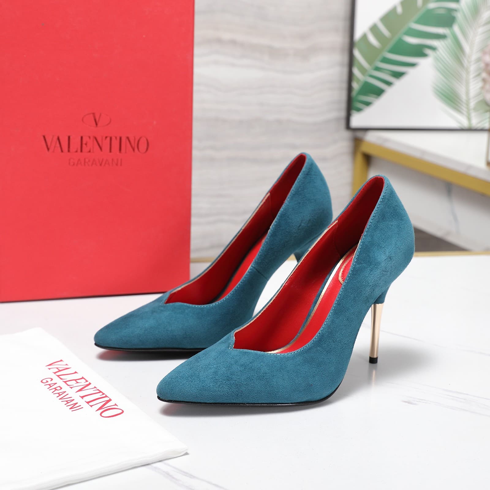Valentino Garavani Leather  Pumps Women
