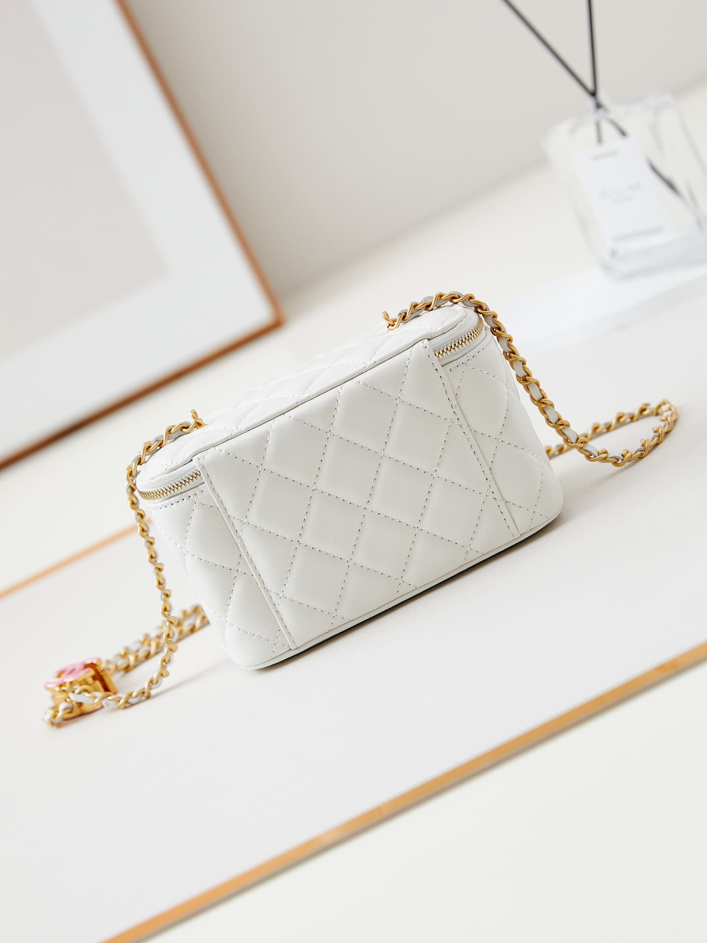 Chanel Vanity with Chain AP3940 Lambskin White A