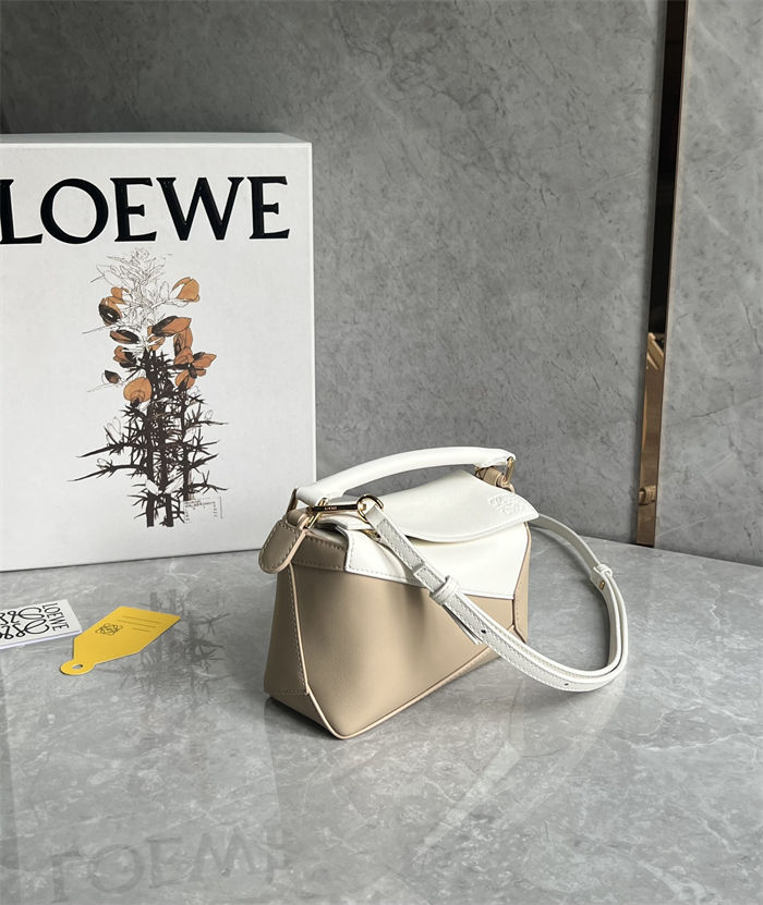 Mini Puzzle bag in classic calfskin Soft White/Paper Craft High